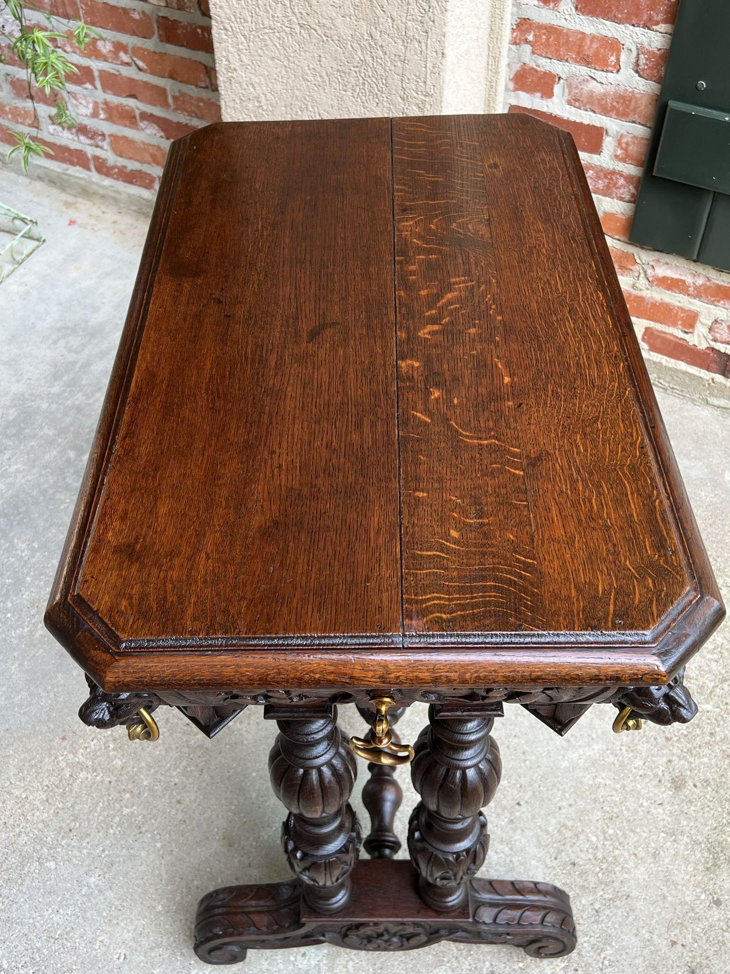 19th Century French Carved Oak Library Table Petite Desk Renaissance Gothic For Sale 15