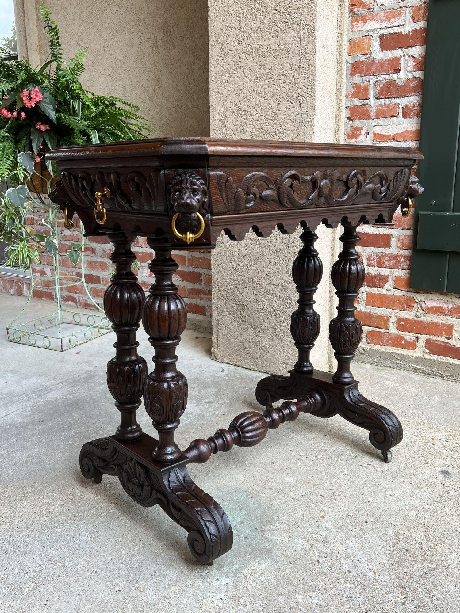 19th Century French Carved Oak Library Table Petite Desk Renaissance Gothic In Good Condition For Sale In Shreveport, LA