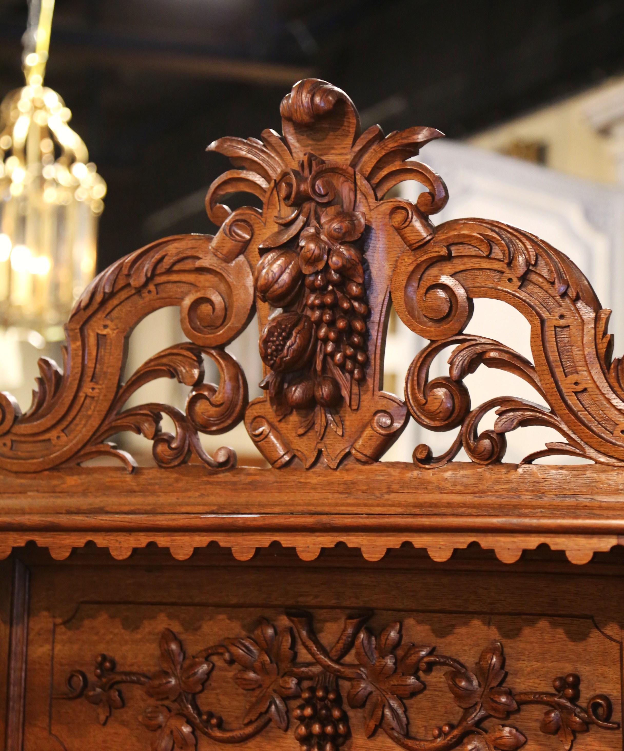 19th Century French Carved Oak Hunt Buffet Server with Grape and Vine Motifs 2