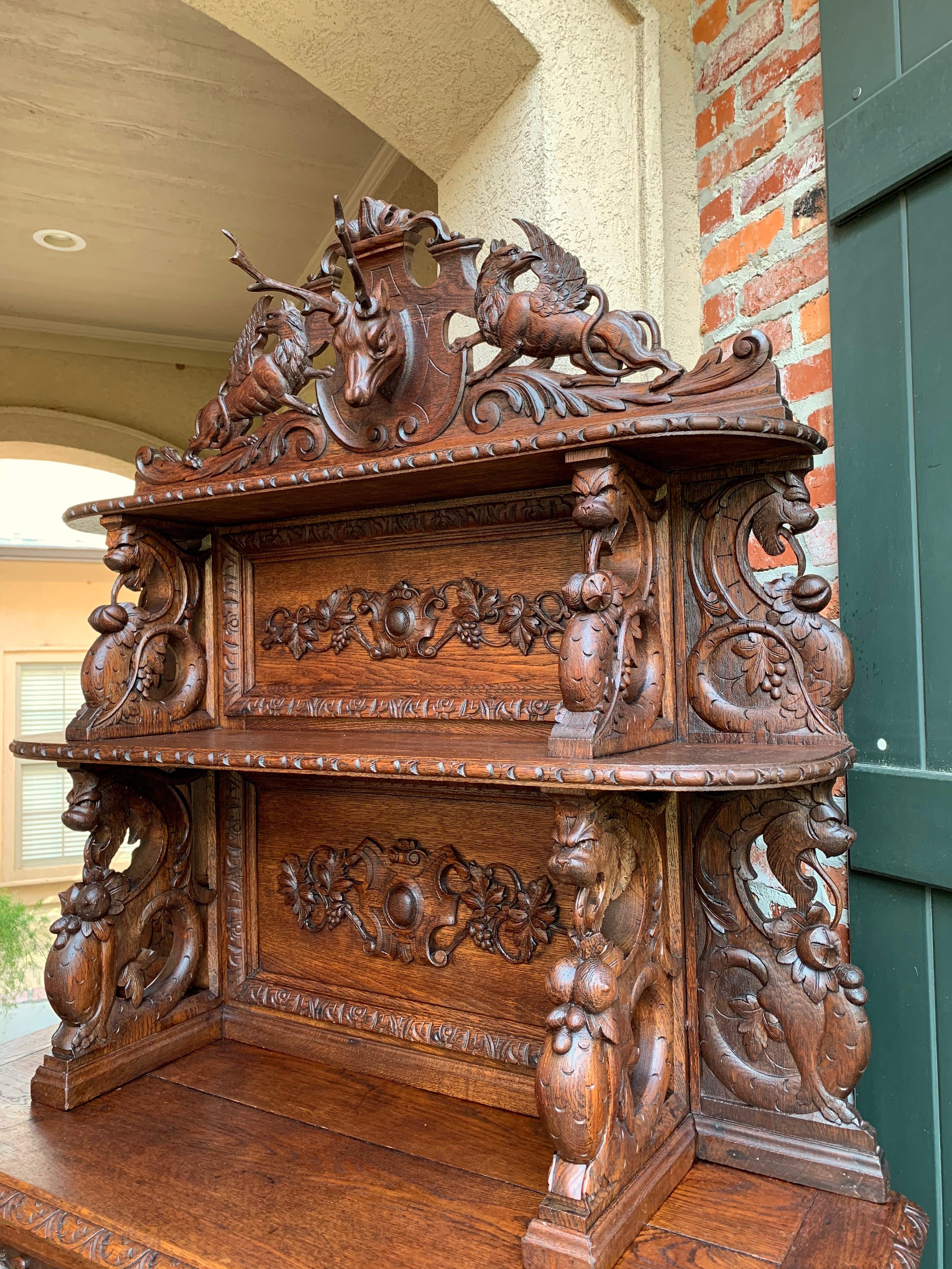 19th Century French Carved Oak Hunt Cabinet Bookcase Black Forest Barley Twist In Good Condition In Shreveport, LA