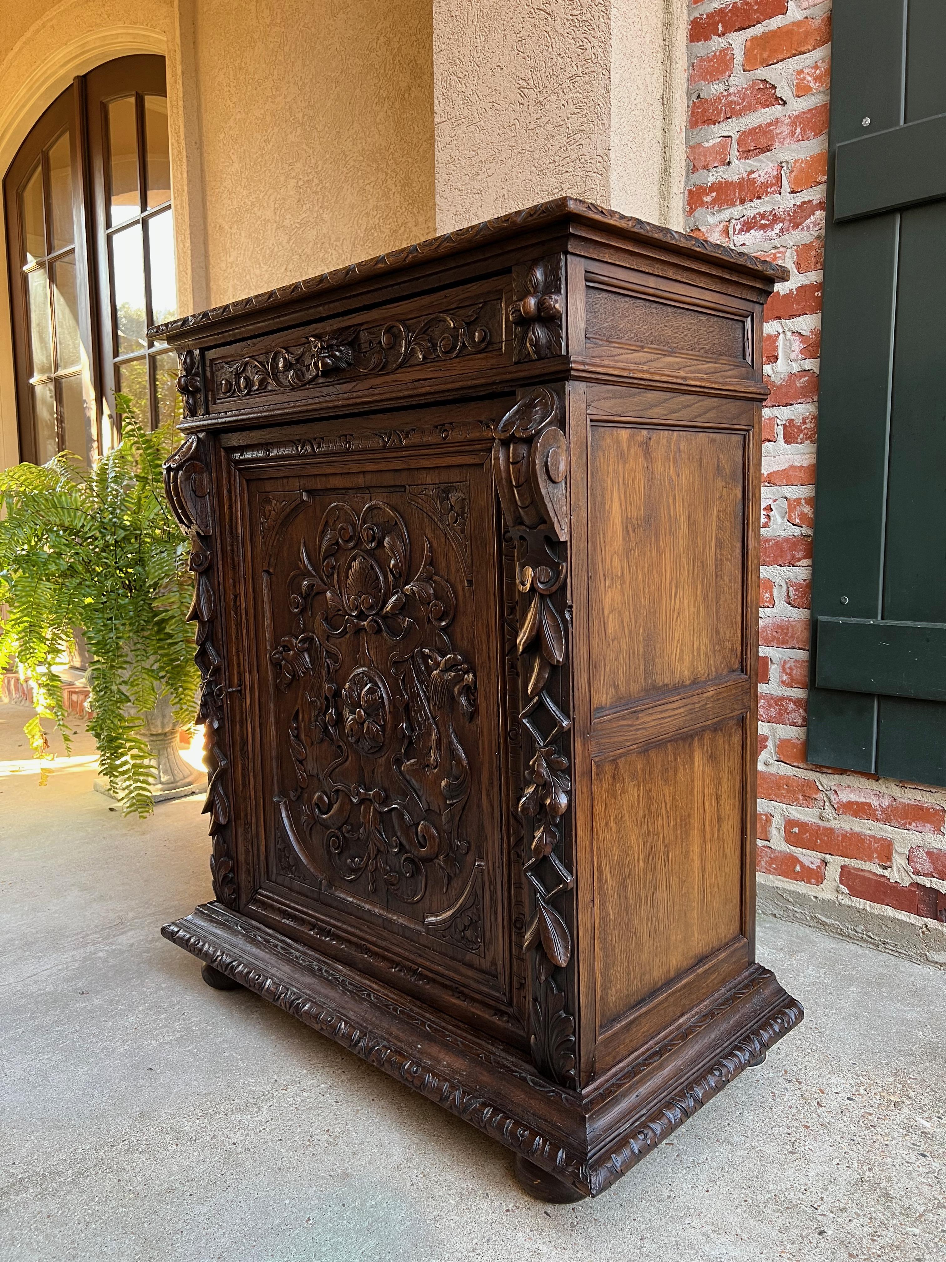 19th Century French Carved Oak Hunt Cabinet Confiturier Renaissance 1