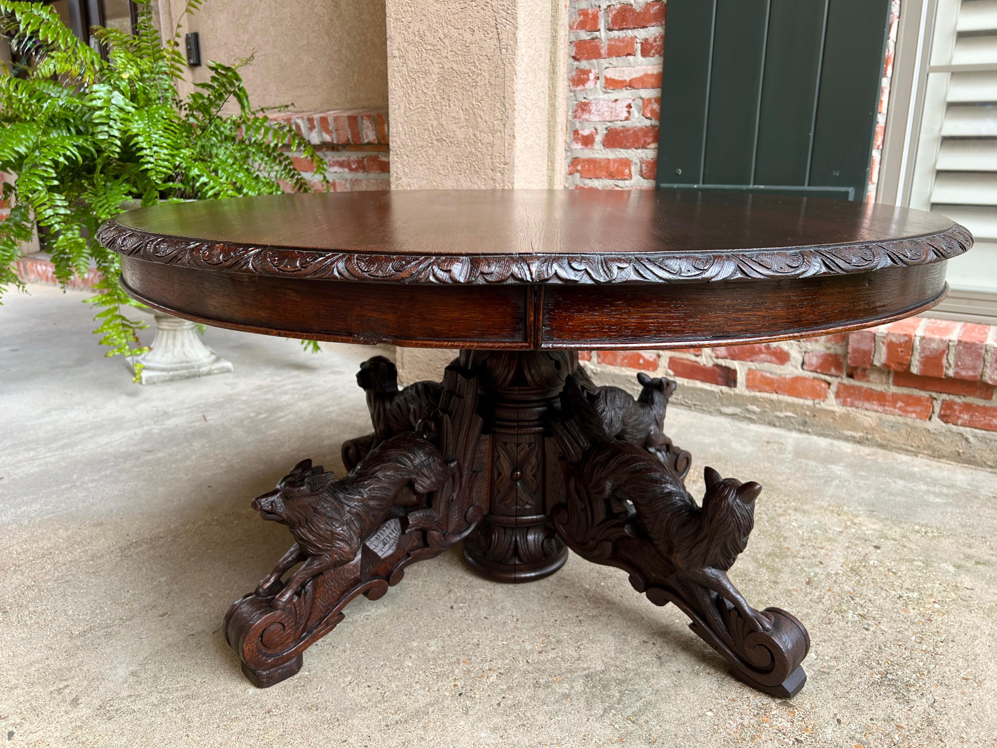 19th century French Carved Oak Hunt Coffee Sofa Table Black Forest Hound Fox	 In Good Condition In Shreveport, LA