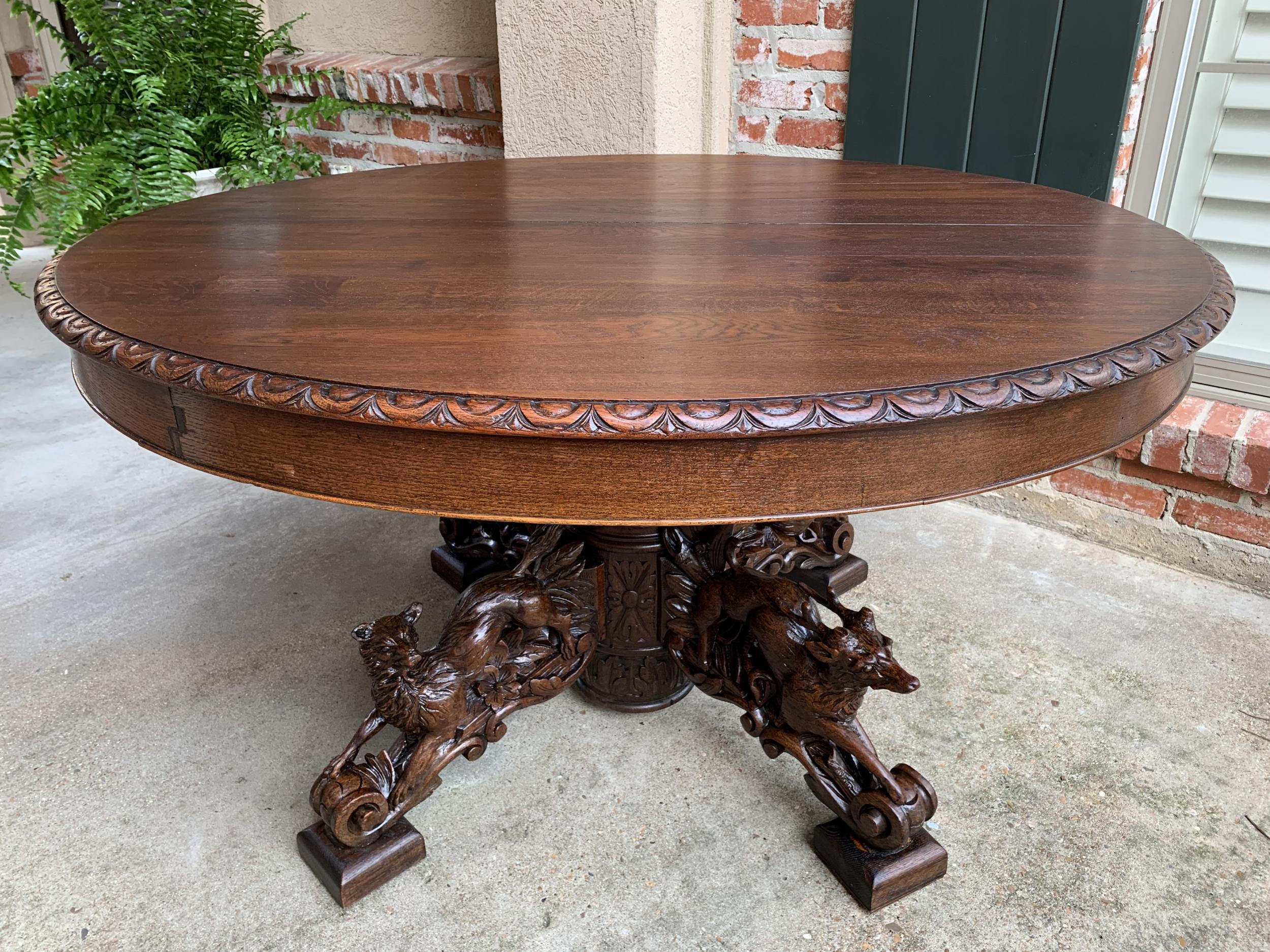 animal carving table
