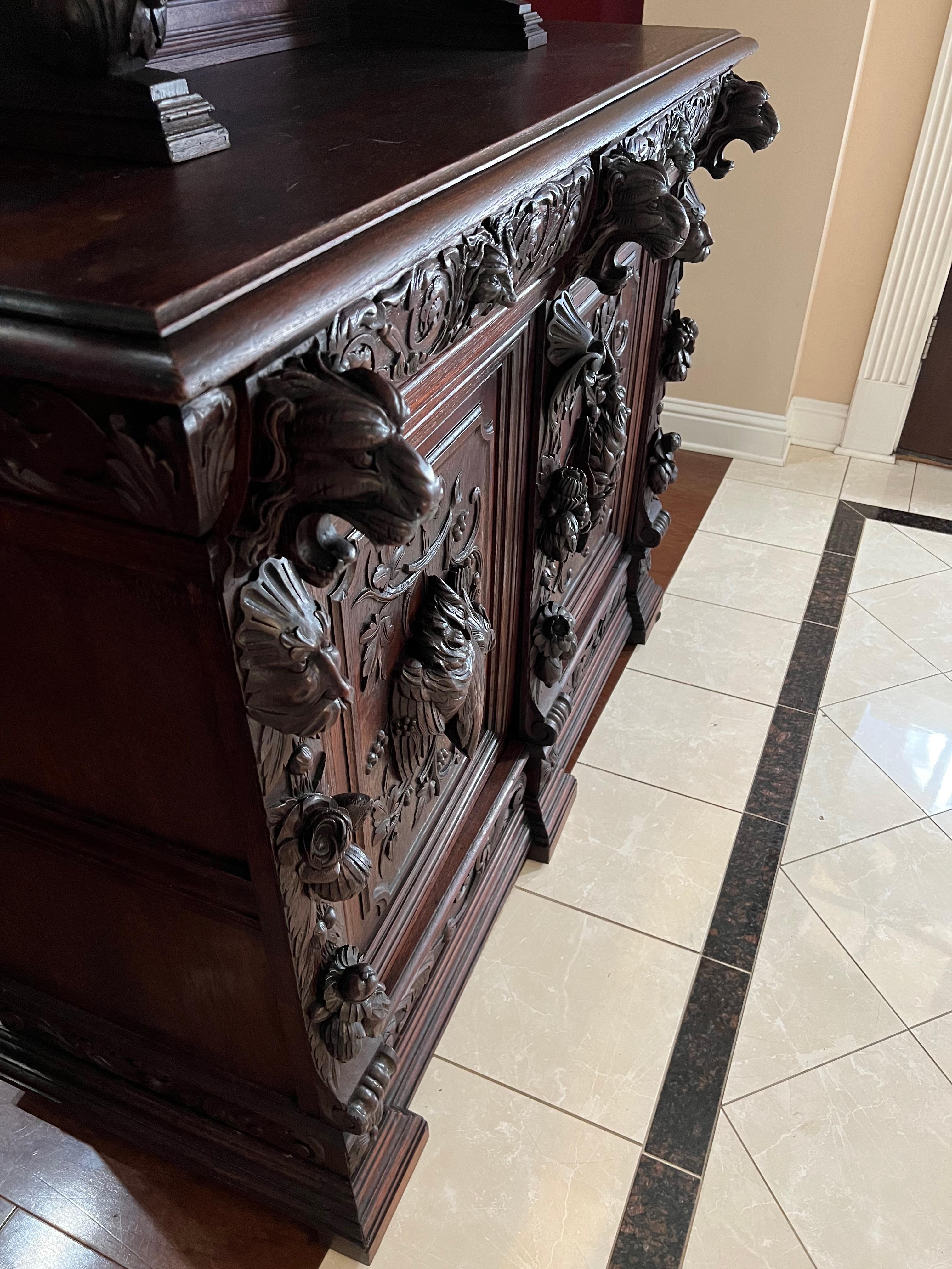 19th Century French Carved Oak Renaissance Hunt Cabinet Sideboard In Good Condition In Shreveport, LA