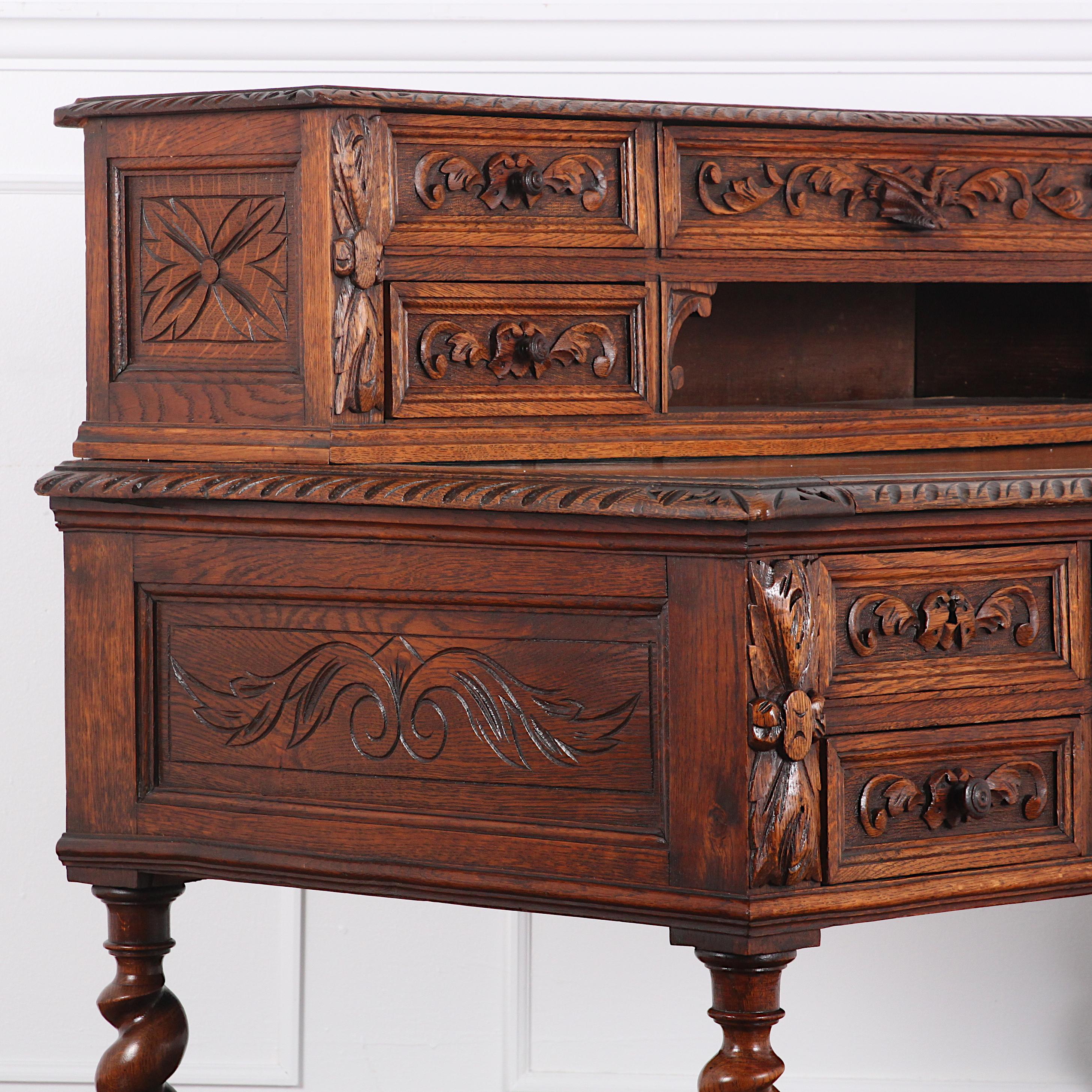 19th Century French Carved Oak Renaissance Revival Desk In Good Condition In Vancouver, British Columbia