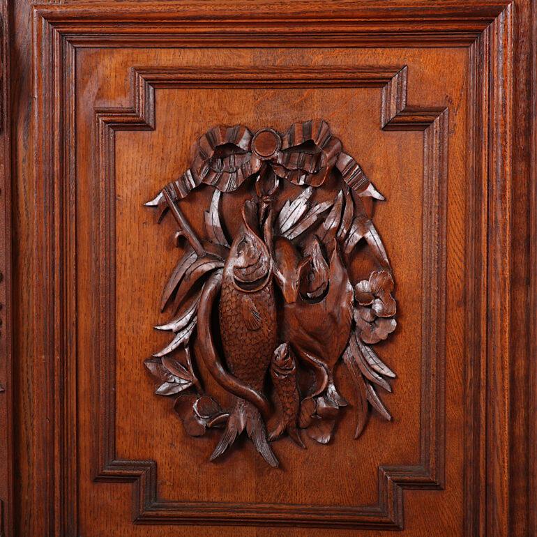 19. Jahrhundert French Carved Oak Renaissance Revival Hunt Bücherregal Schrank (Eichenholz) im Angebot