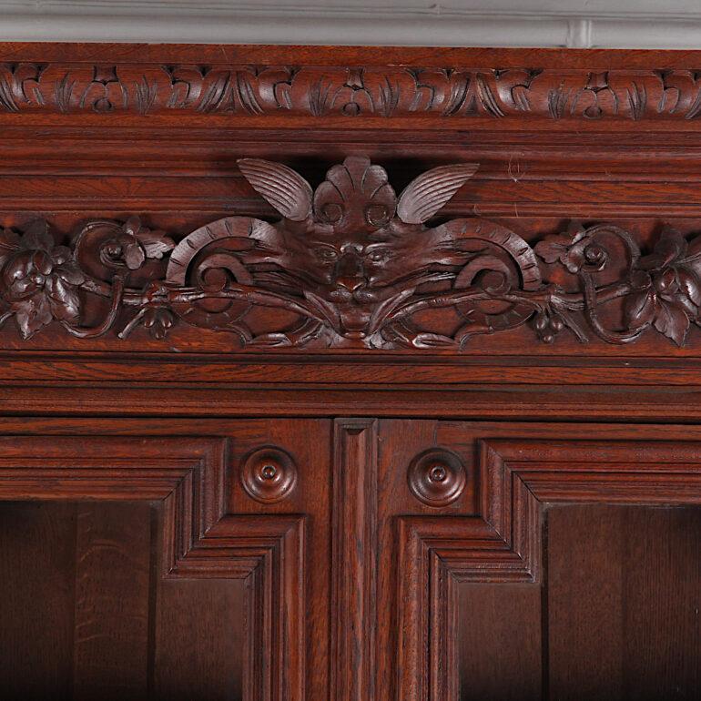 19th Century French Carved Oak Renaissance Revival Hunt Bookcase Cabinet For Sale 5