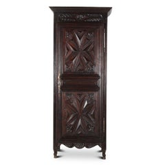 19th Century French Carved Oak Single-Door Bonnetiere from Bourgogne.