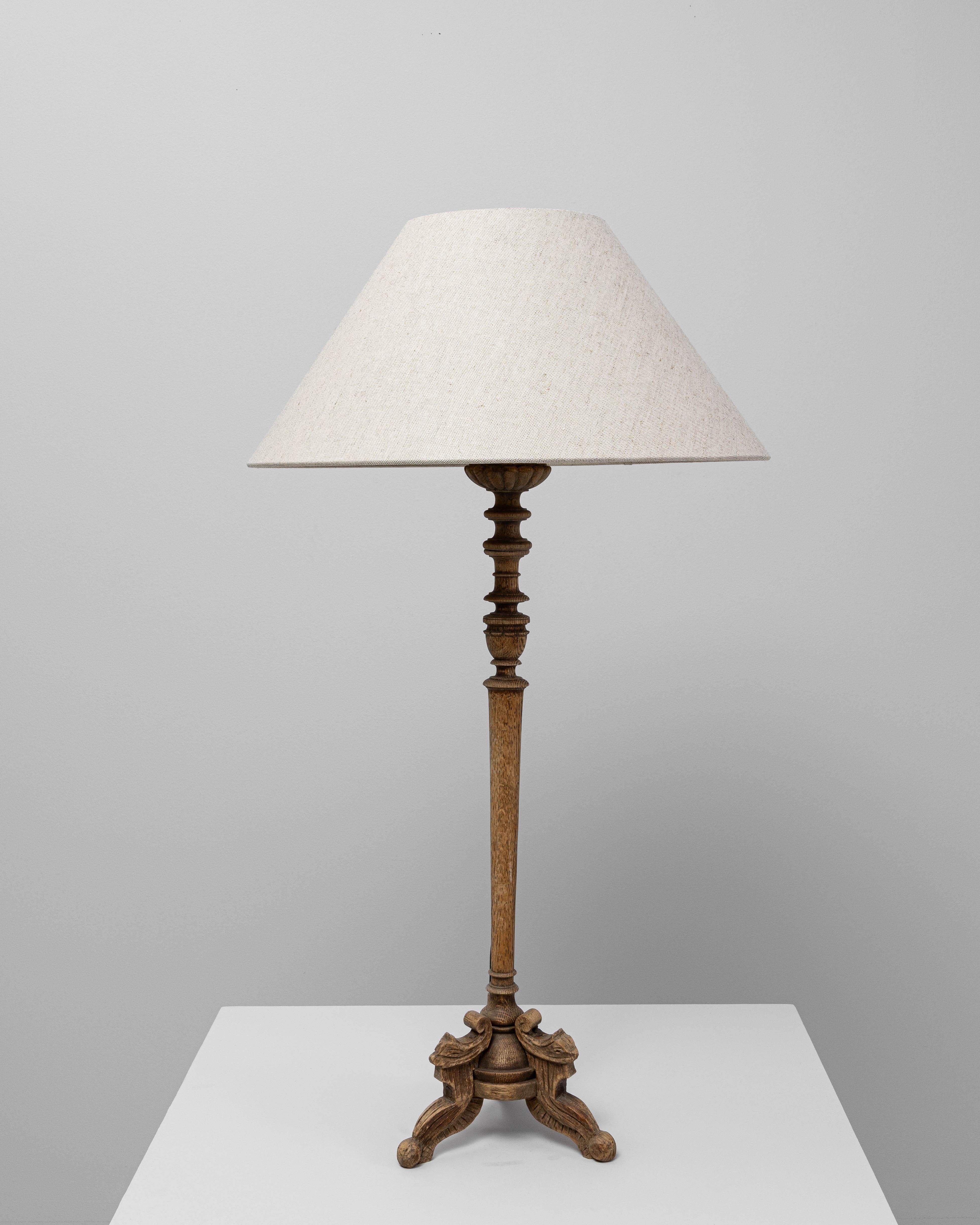 Lampe à poser en chêne français sculpté du XIXe siècle en vente 2