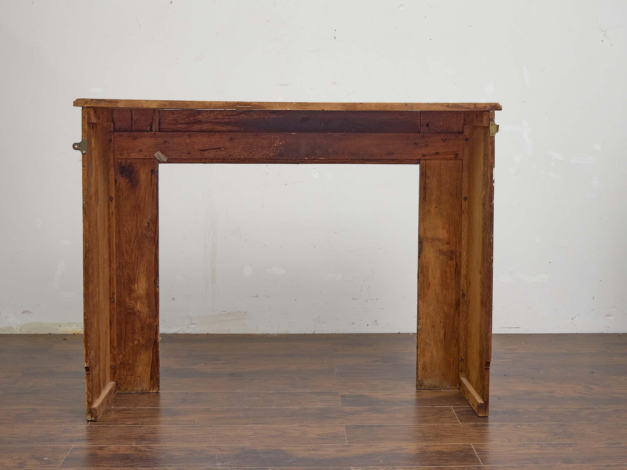 Cheminée à trumeau et miroir en chêne sculpté du XIXe siècle, composition en deux parties en vente 9