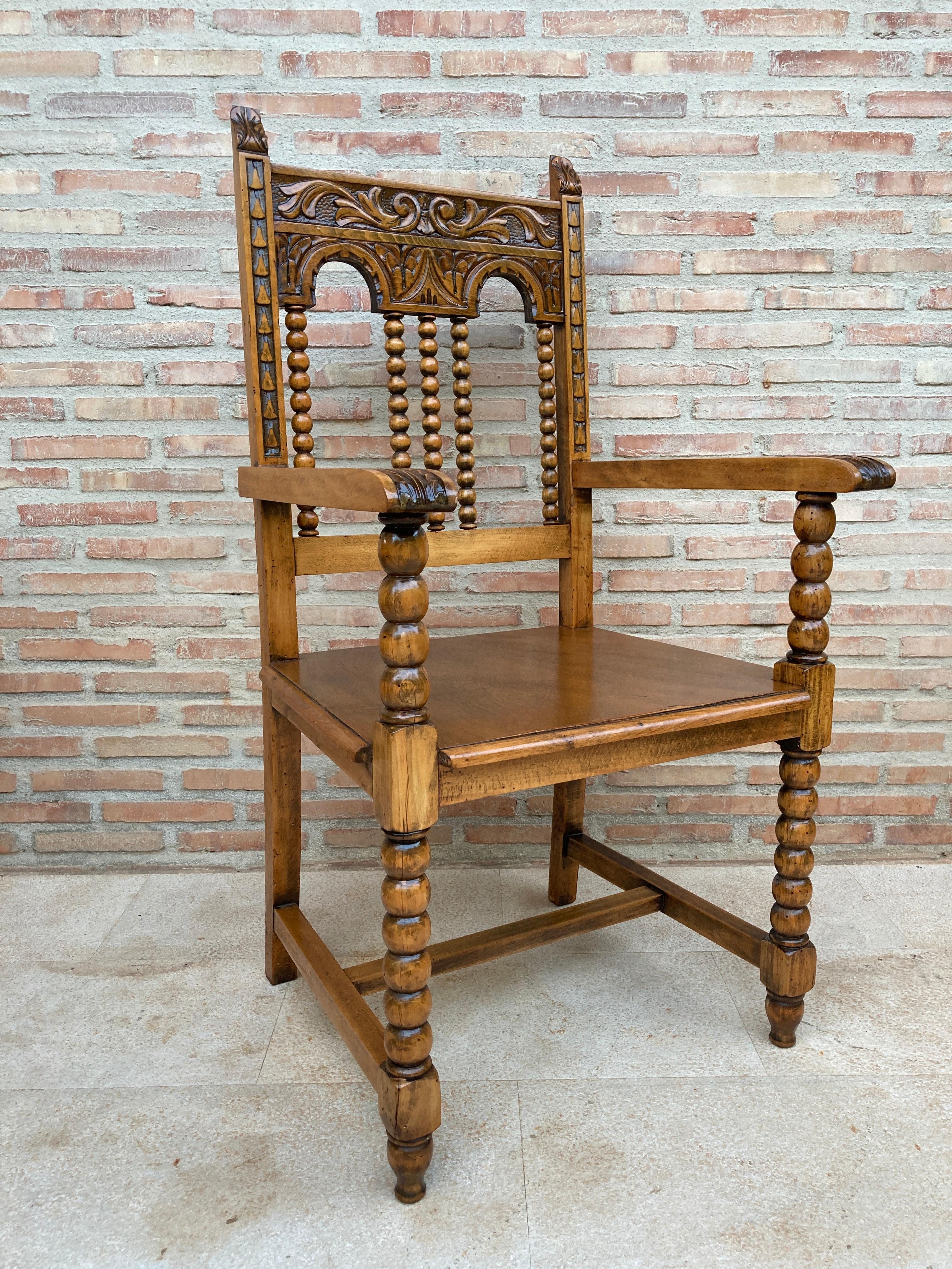 19th Century French Carved Oak Turned Wood Armchair In Good Condition For Sale In Miami, FL