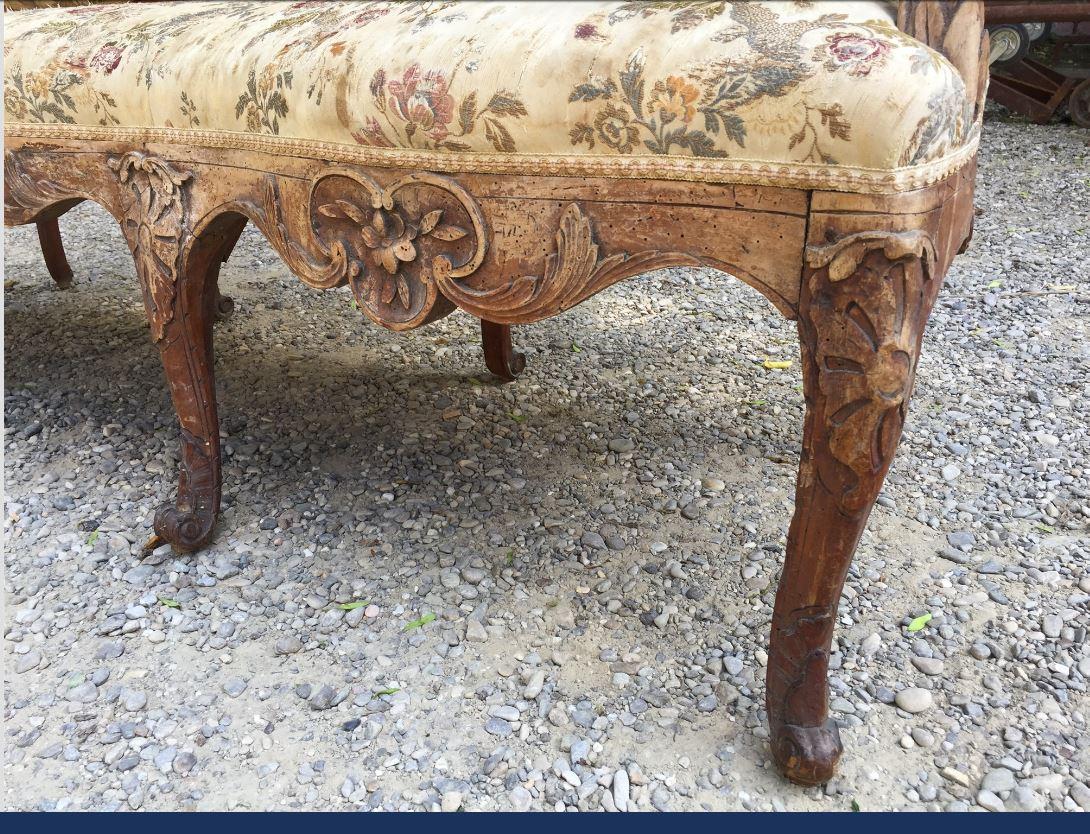 19th Century French Carved Oak Wood Sofa with Upholstered Seat and Back, 1890s For Sale 1