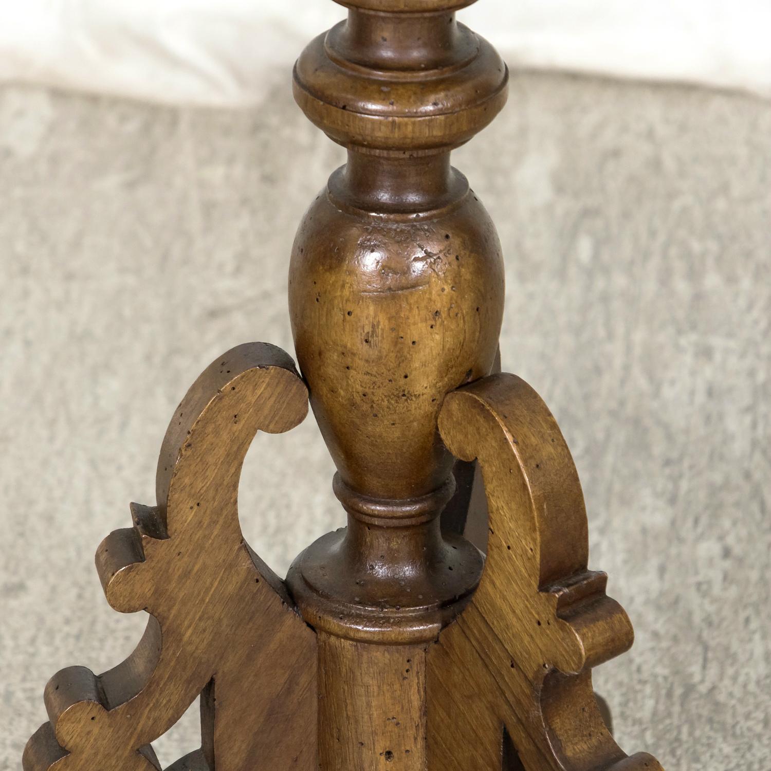 19th Century French Carved Oval Shaped Walnut Jardinière Planter on Tripod Stand For Sale 5