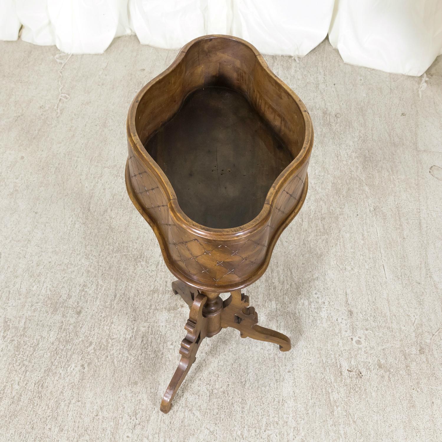 19th Century French Carved Oval Shaped Walnut Jardinière Planter on Tripod Stand For Sale 10