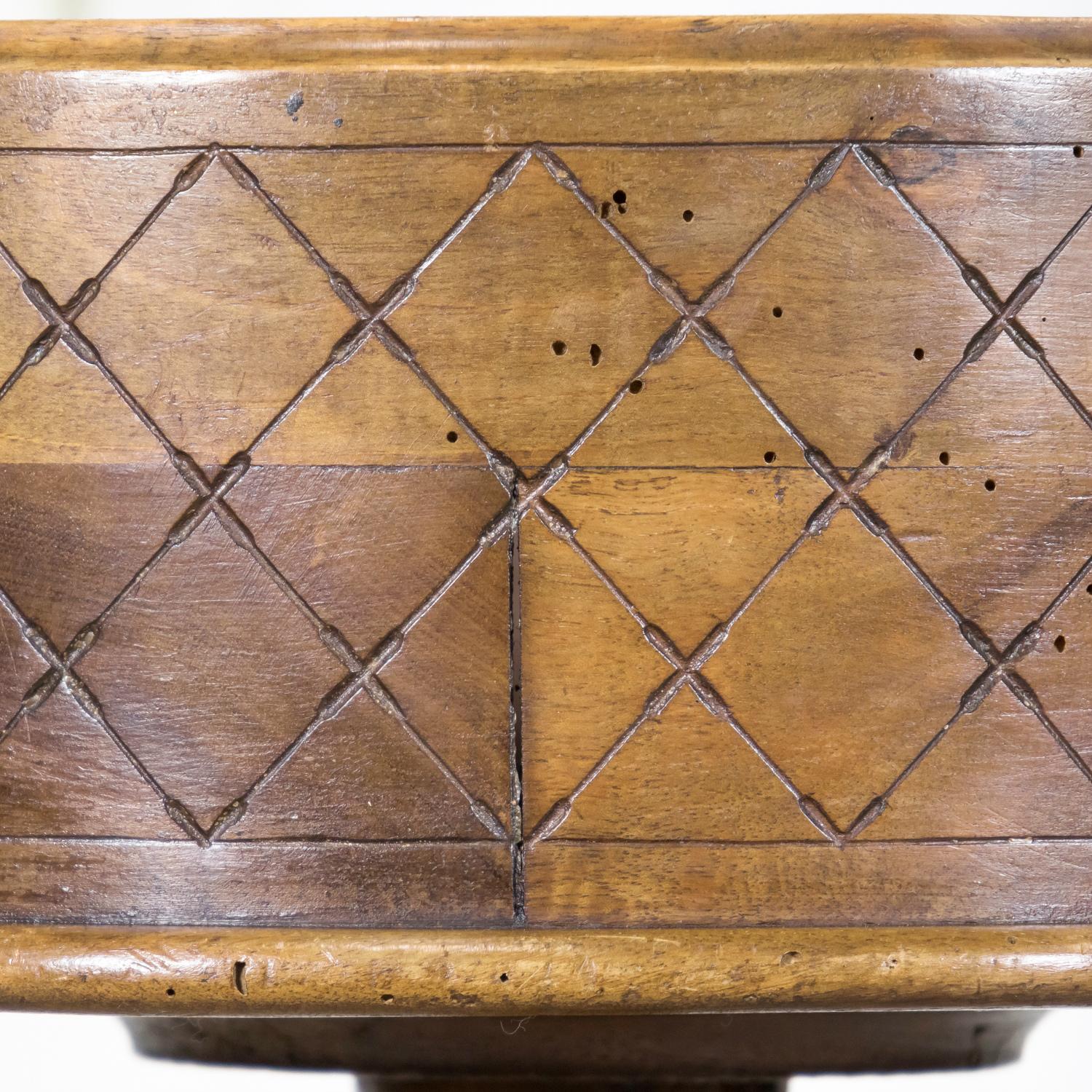 19th Century French Carved Oval Shaped Walnut Jardinière Planter on Tripod Stand In Good Condition For Sale In Birmingham, AL