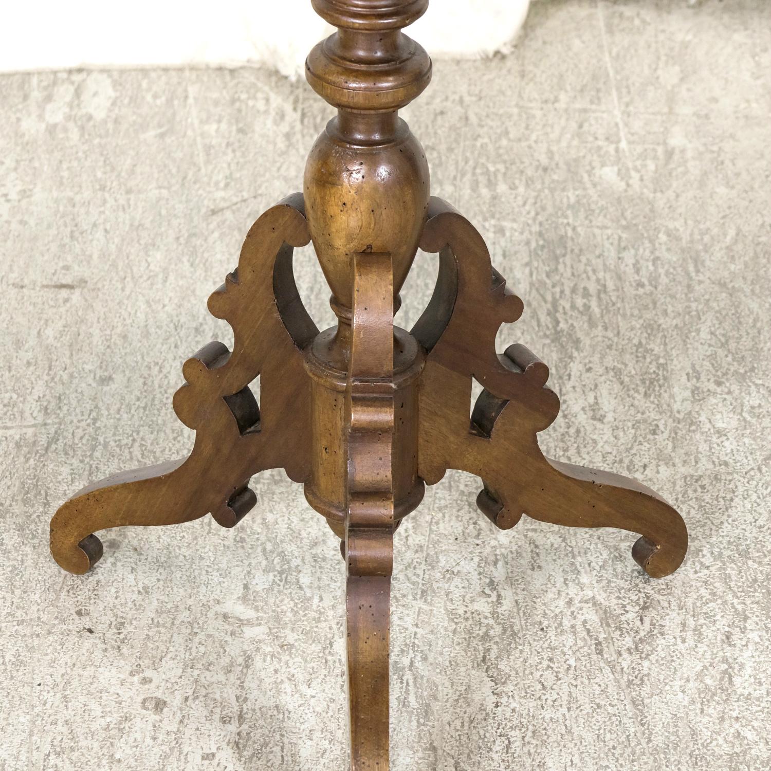 19th Century French Carved Oval Shaped Walnut Jardinière Planter on Tripod Stand For Sale 1