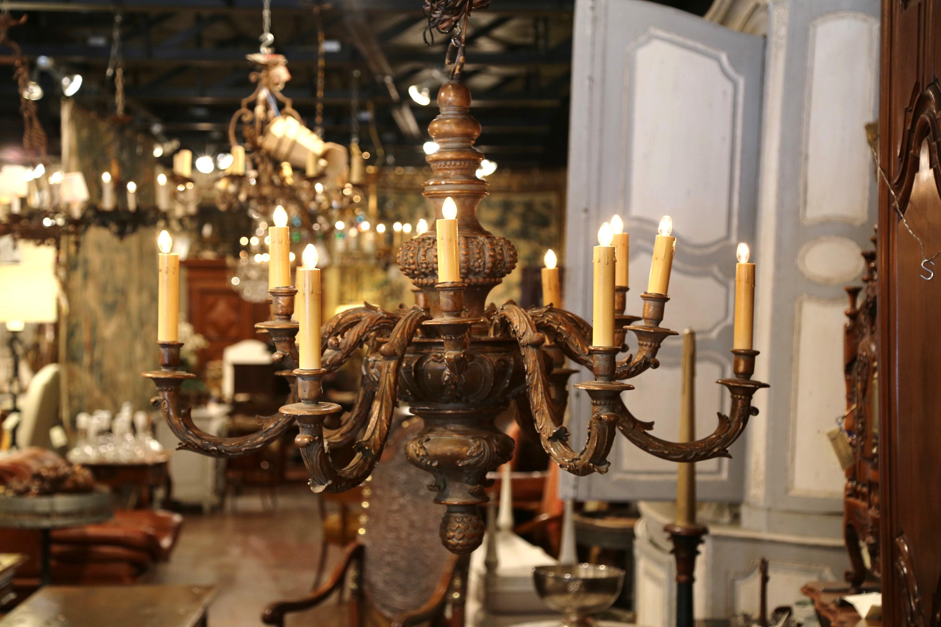 19th Century French Carved Painted with Gilt Twelve-Light Chandelier 4