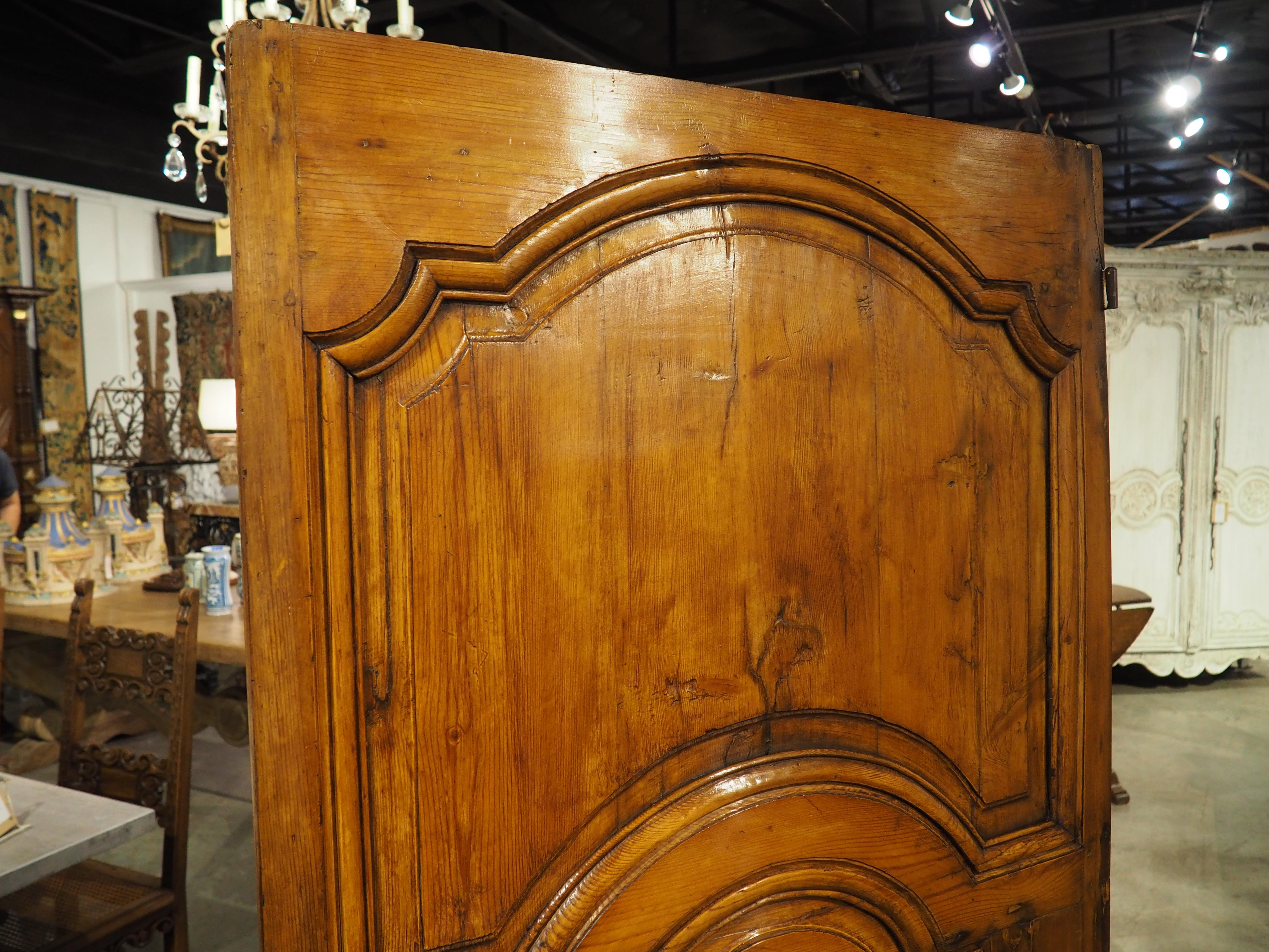 Porte d'intérieur en pin sculpté de Marseille, 19e siècle en vente 4