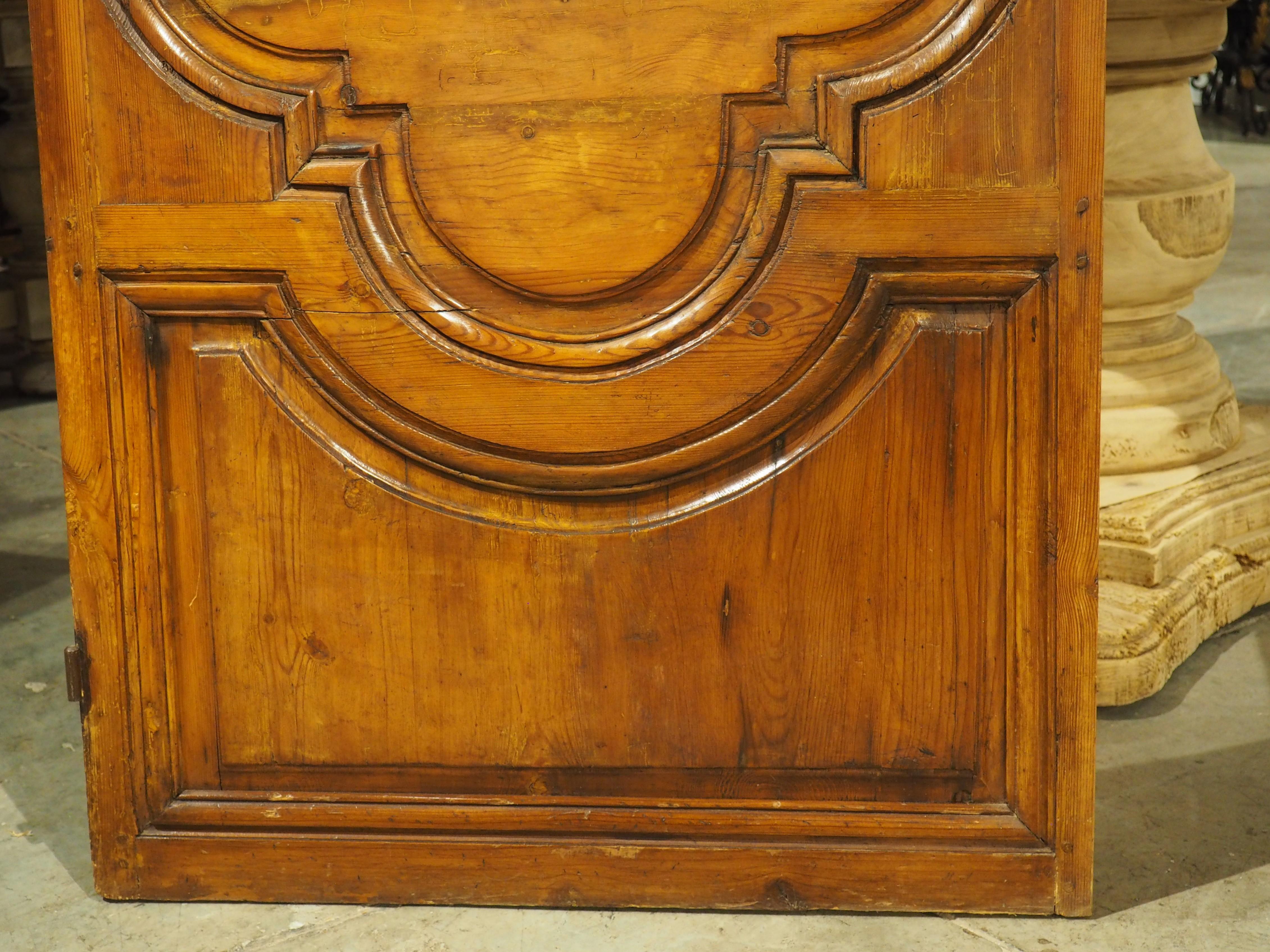 Porte d'intérieur en pin sculpté de Marseille, 19e siècle en vente 5