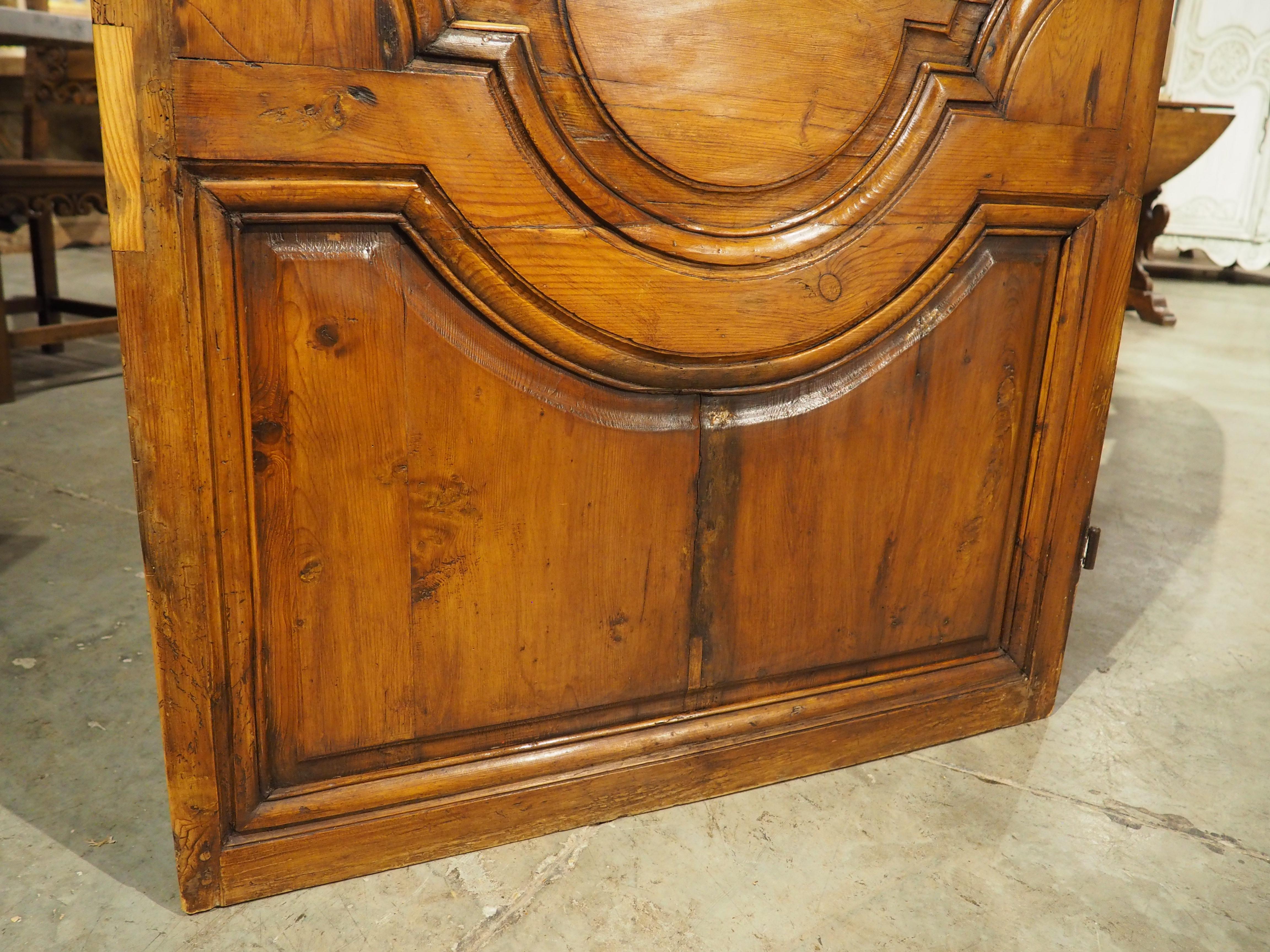 Porte d'intérieur en pin sculpté de Marseille, 19e siècle en vente 5