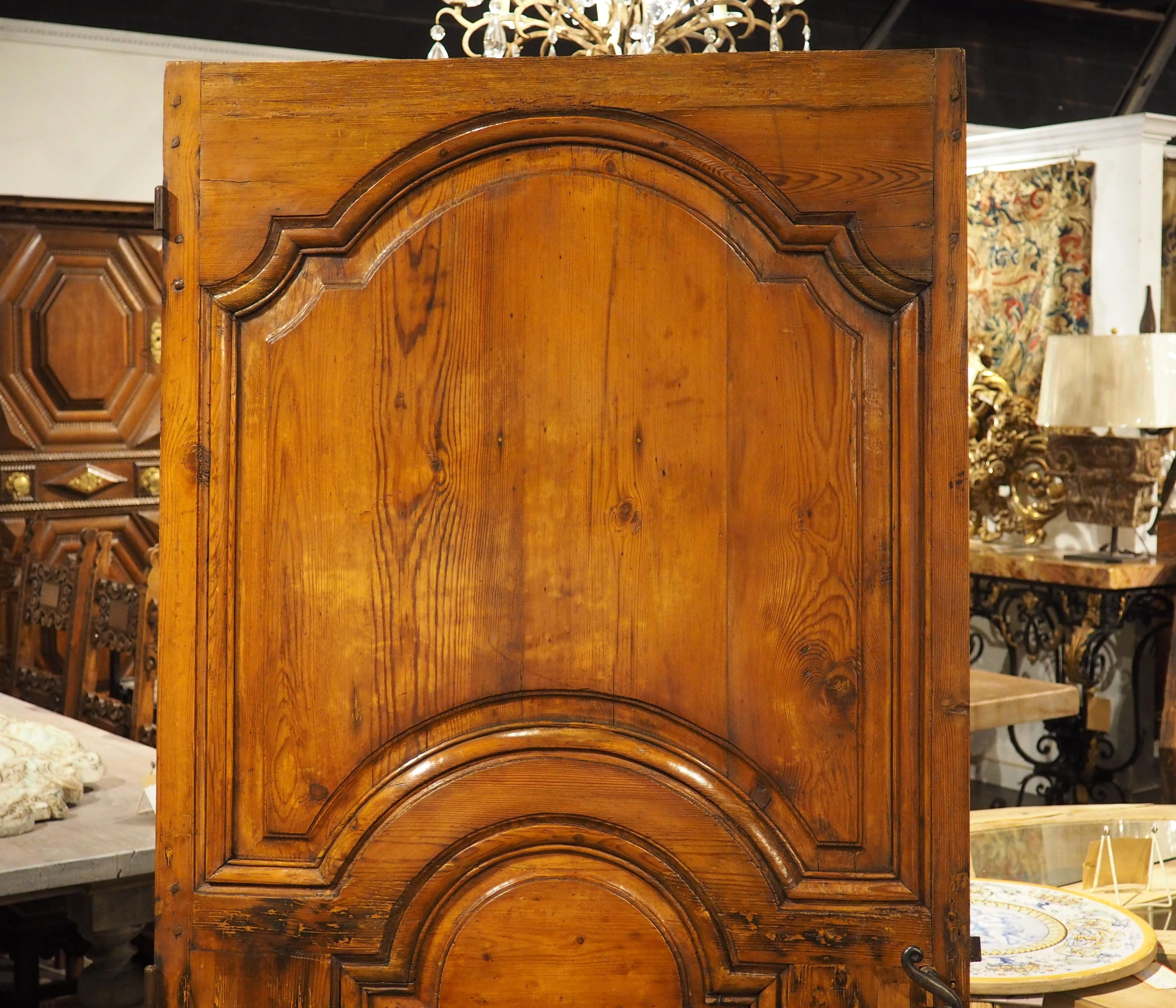 Porte d'intérieur en pin sculpté de Marseille, 19e siècle en vente 7