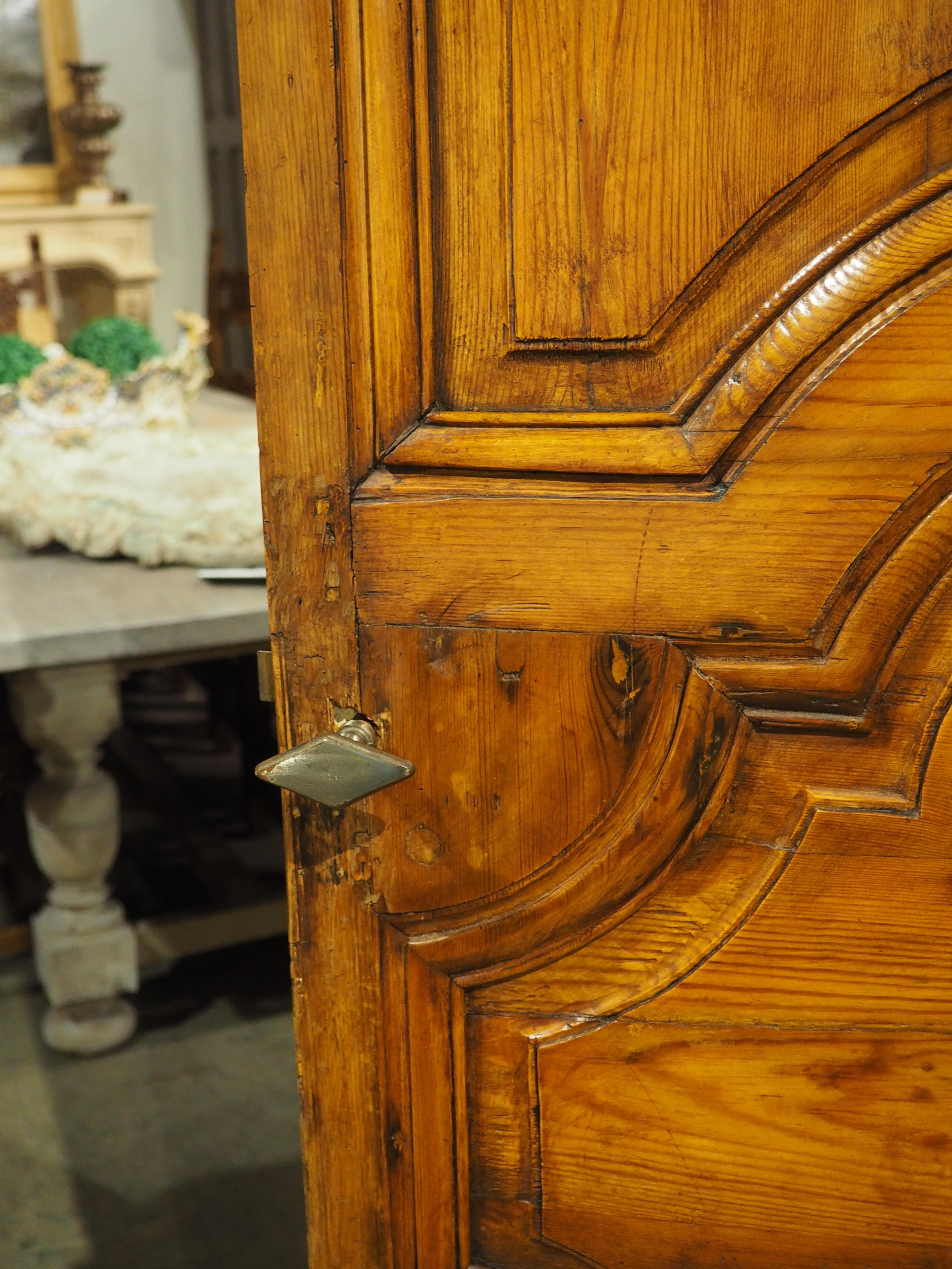 Porte d'intérieur en pin sculpté de Marseille, 19e siècle en vente 7