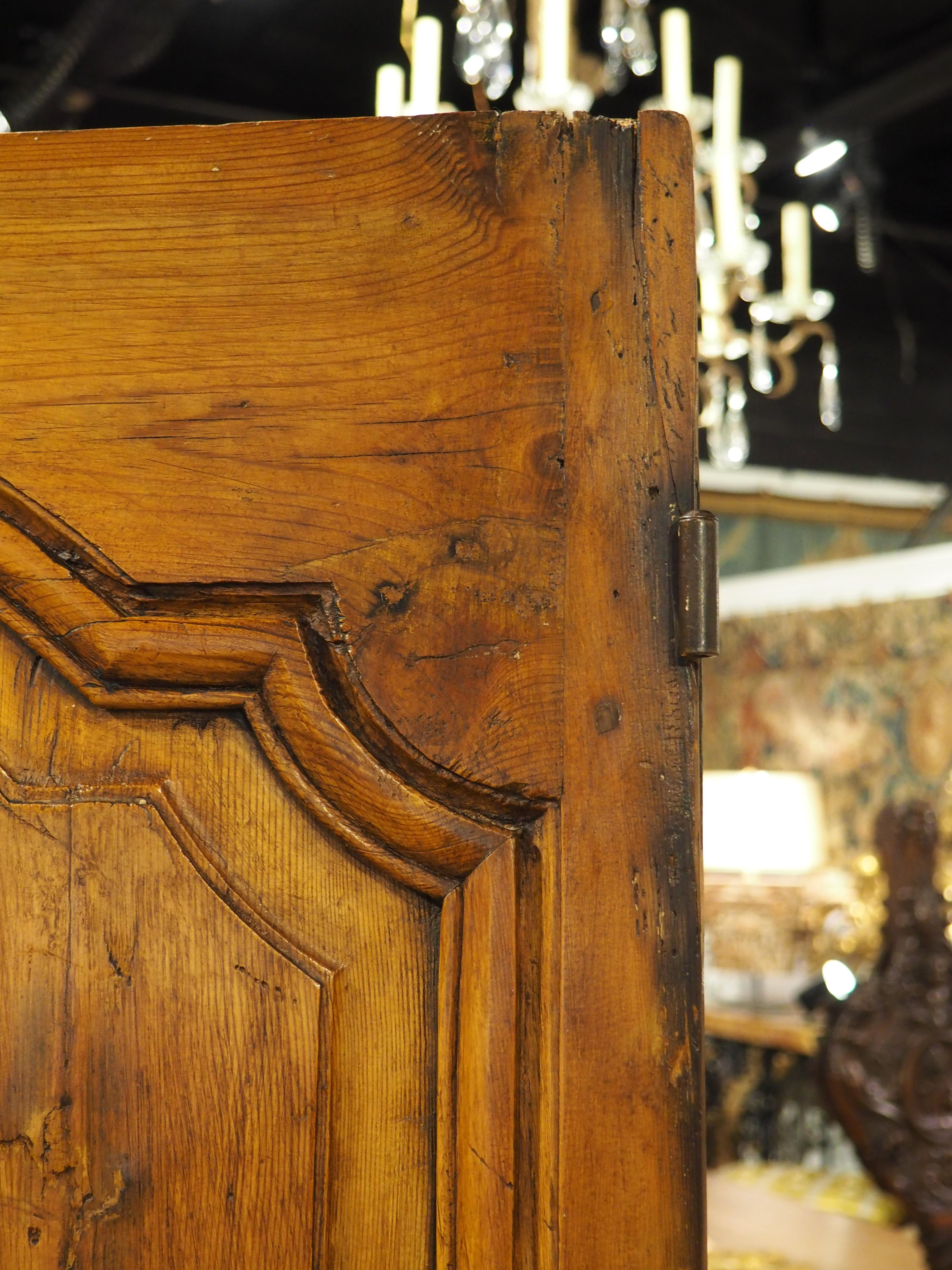 Porte d'intérieur en pin sculpté de Marseille, 19e siècle en vente 8