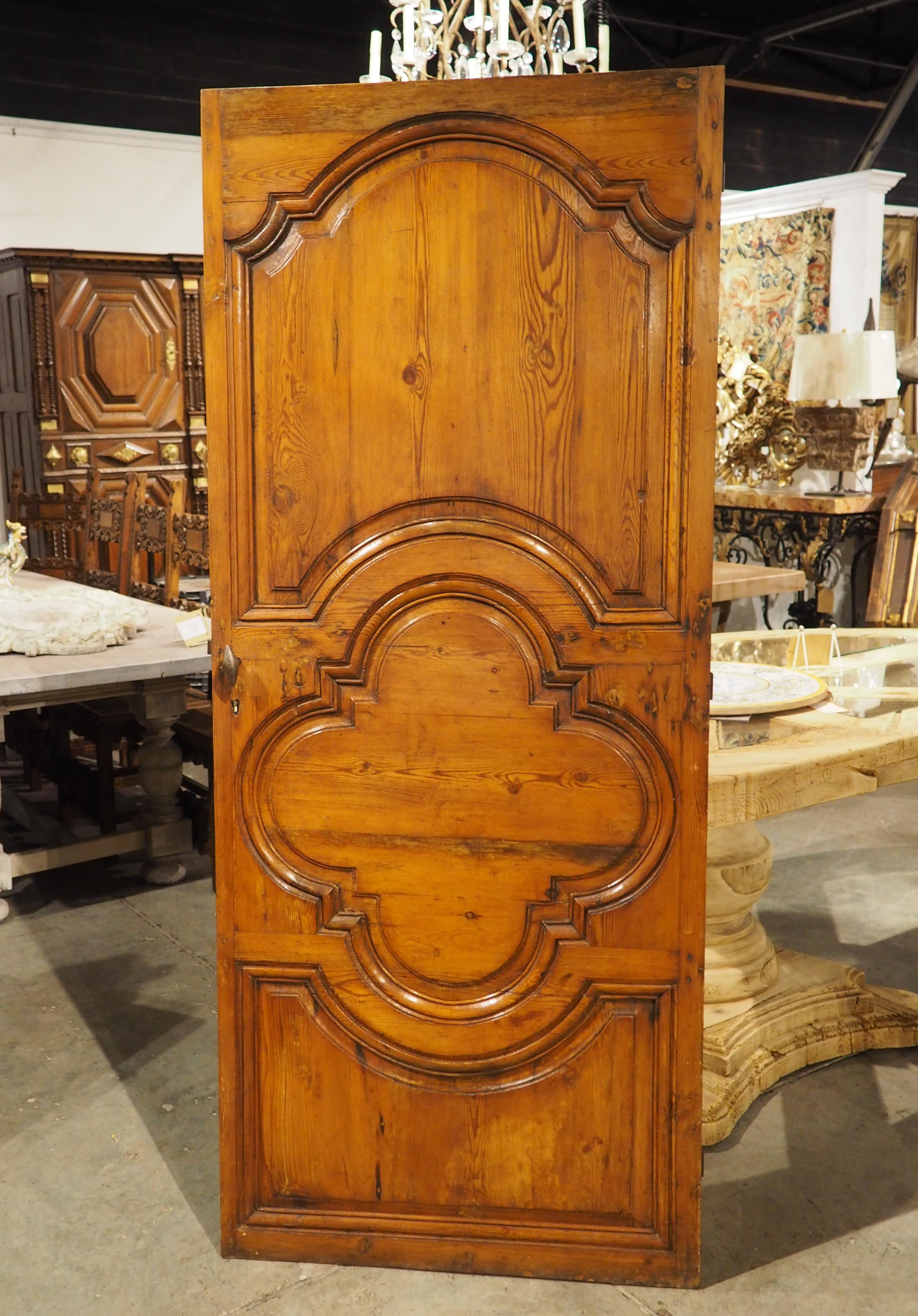 Porte d'intérieur en pin sculpté de Marseille, 19e siècle en vente 9