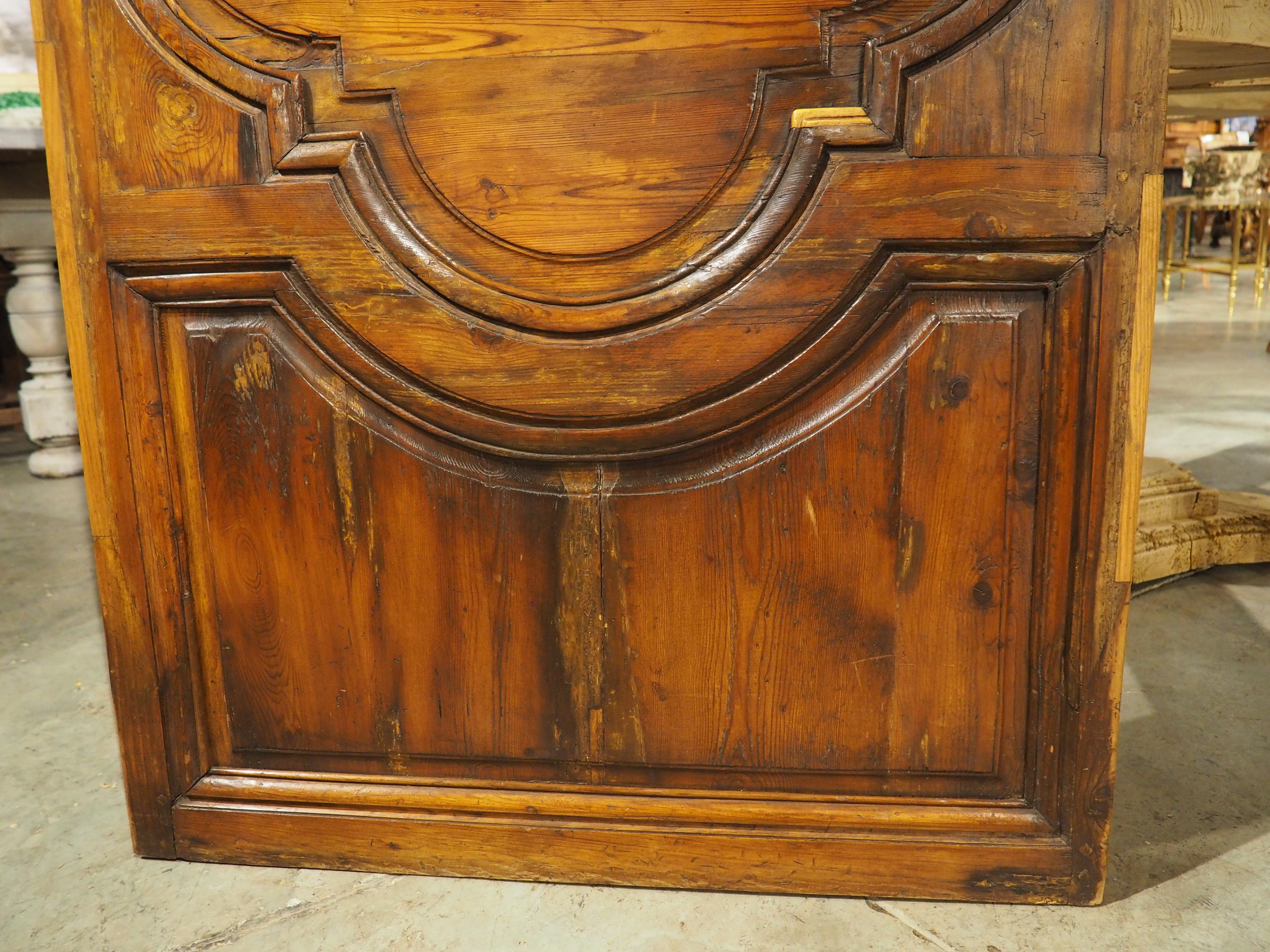XIXe siècle Porte d'intérieur en pin sculpté de Marseille, 19e siècle en vente
