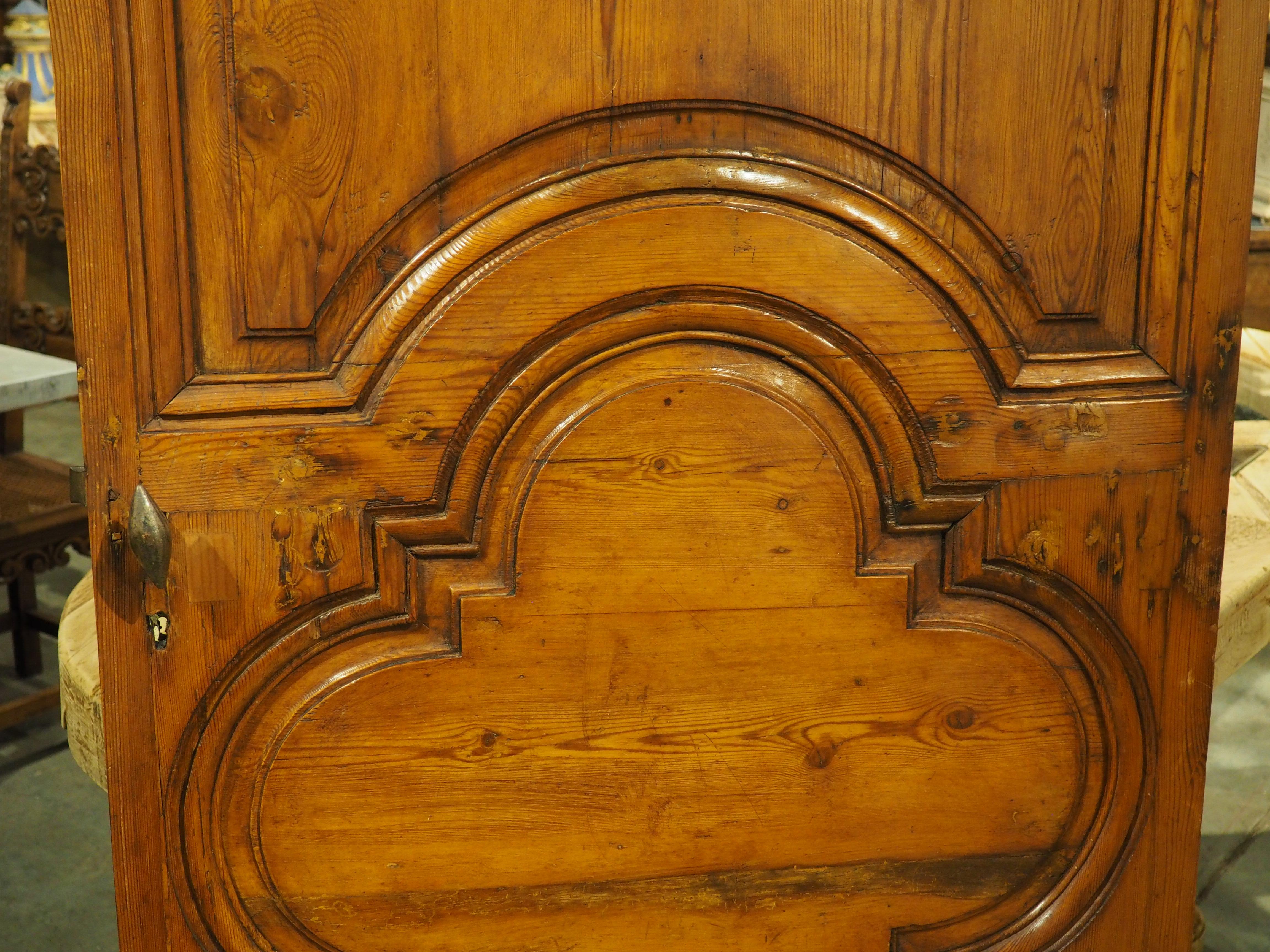 Porte d'intérieur en pin sculpté de Marseille, 19e siècle en vente 2