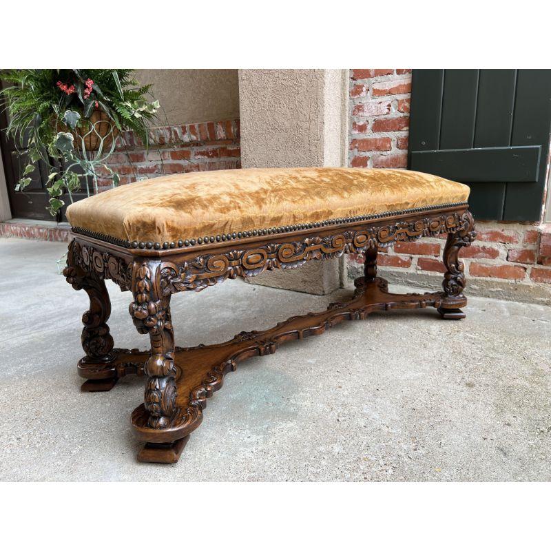 19th Century French Carved Walnut Bench Ottoman Seat Louis XIV Baroque Style In Good Condition In Shreveport, LA