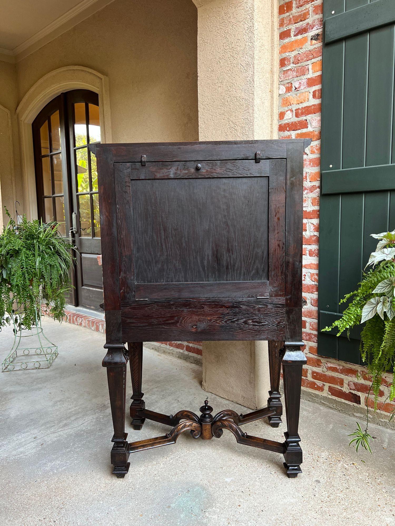 19th Century, French Carved Walnut Cabinet Bar Renaissance Wine Server Baroque For Sale 3