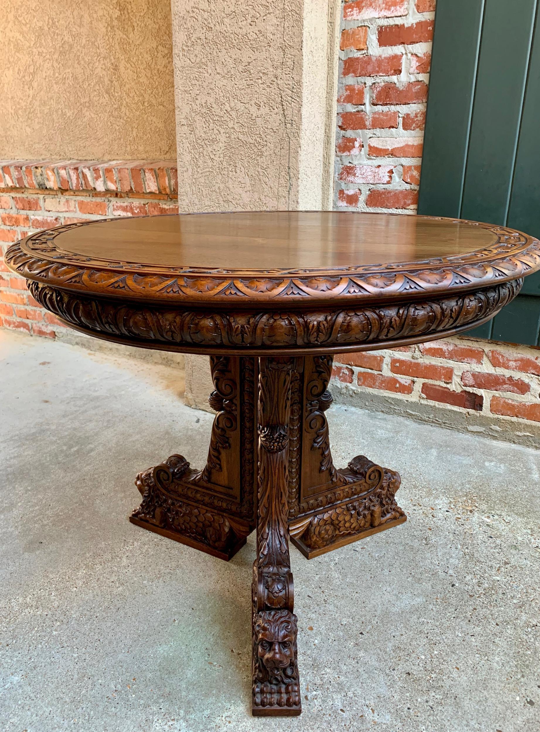 19th Century French Carved Walnut Center Table Round Foyer Lion Louis XIV Style 16