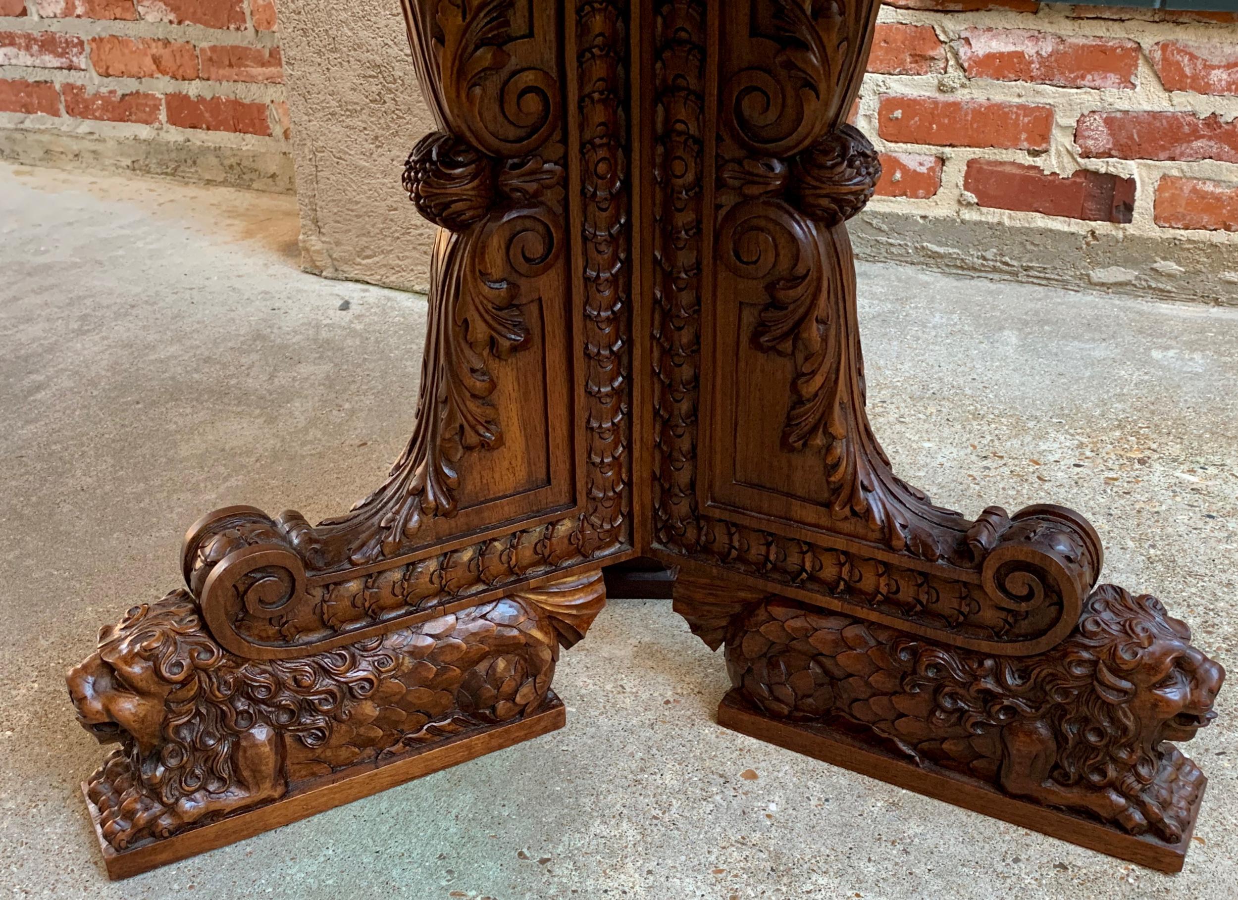 19th Century French Carved Walnut Center Table Round Foyer Lion Louis XIV Style 2