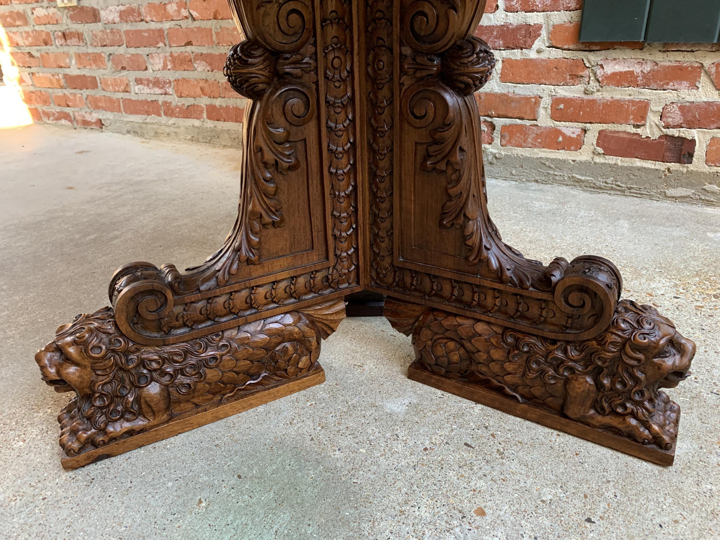 19th Century French Carved Walnut Center Table Round Foyer Lion Louis XIV Style 3