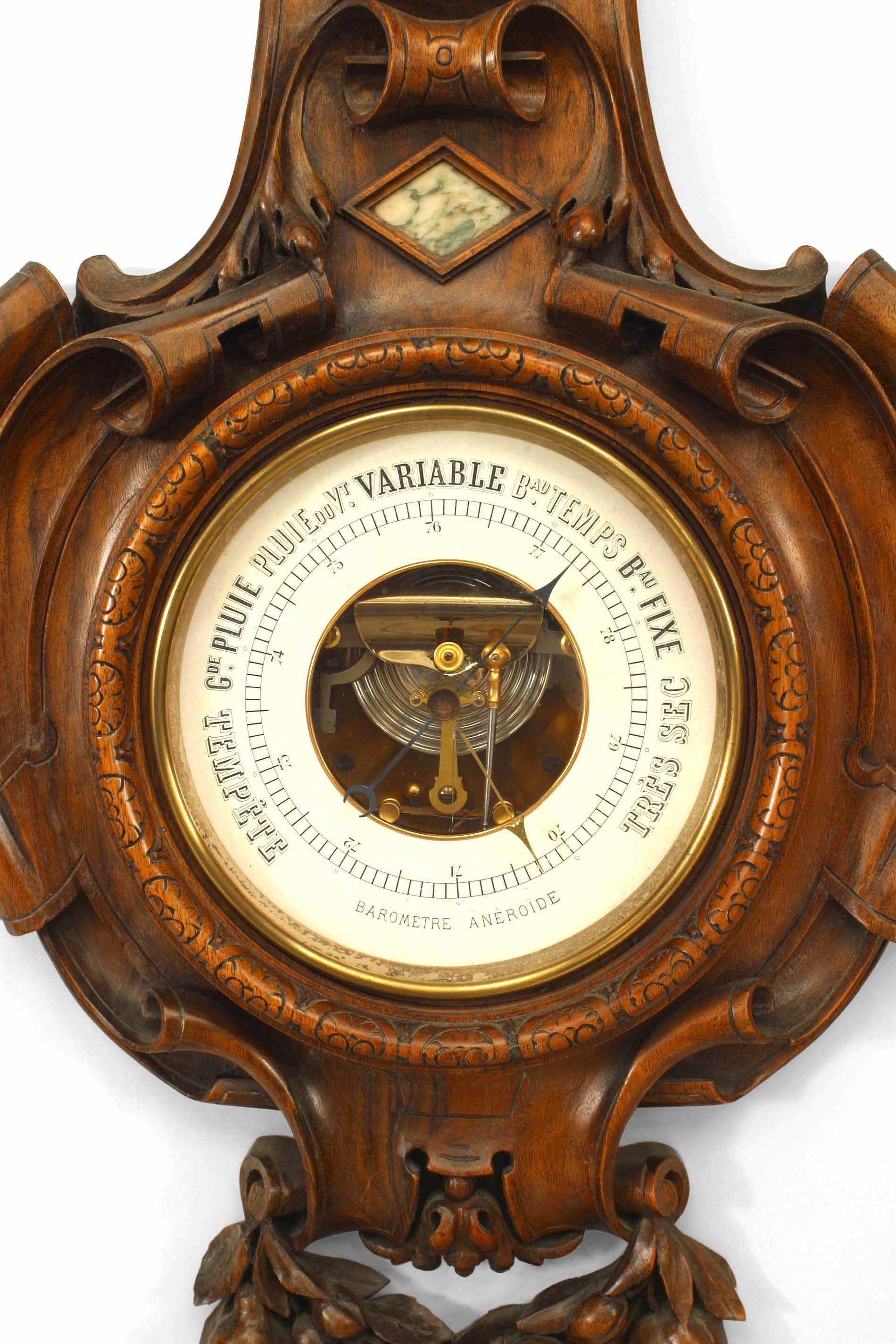 Paar französische Walnussholz-Uhren und Barometer (Glas) im Angebot