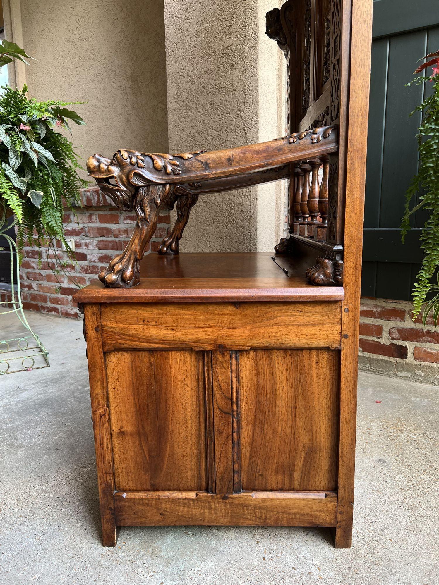 19th Century French Carved Walnut Hall Bench Breton Brittany Pew Renaissance For Sale 14