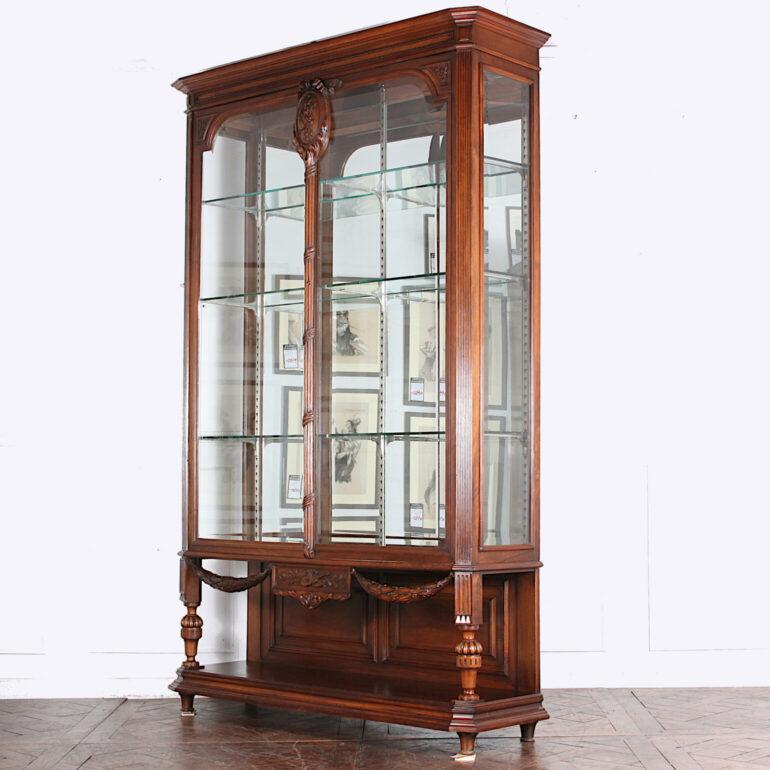 19th Century French Carved Walnut Louis XVI Vitrine Display Cabinet For Sale 2