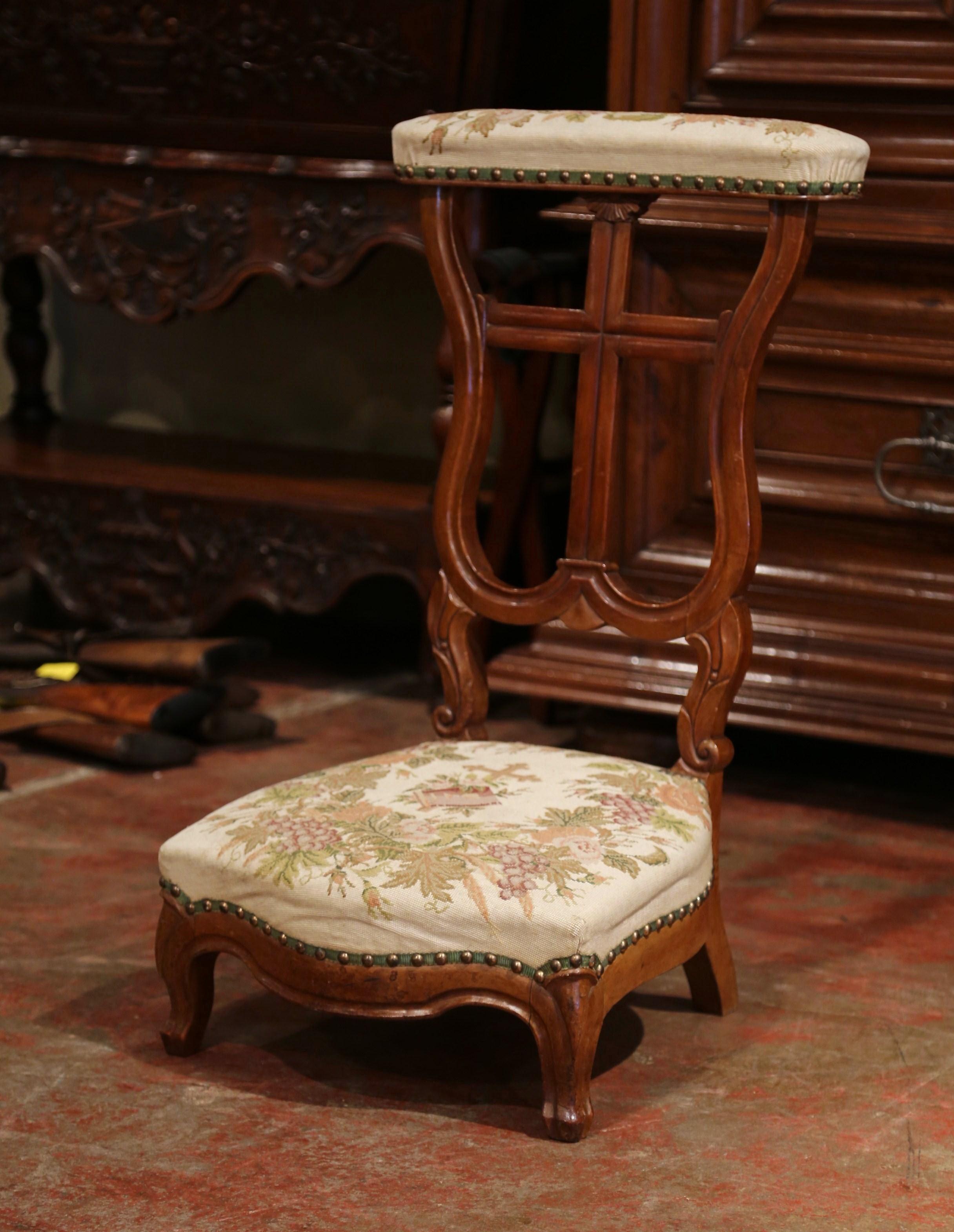 Louis XV 19th Century French Carved Walnut Prayer Bench or 