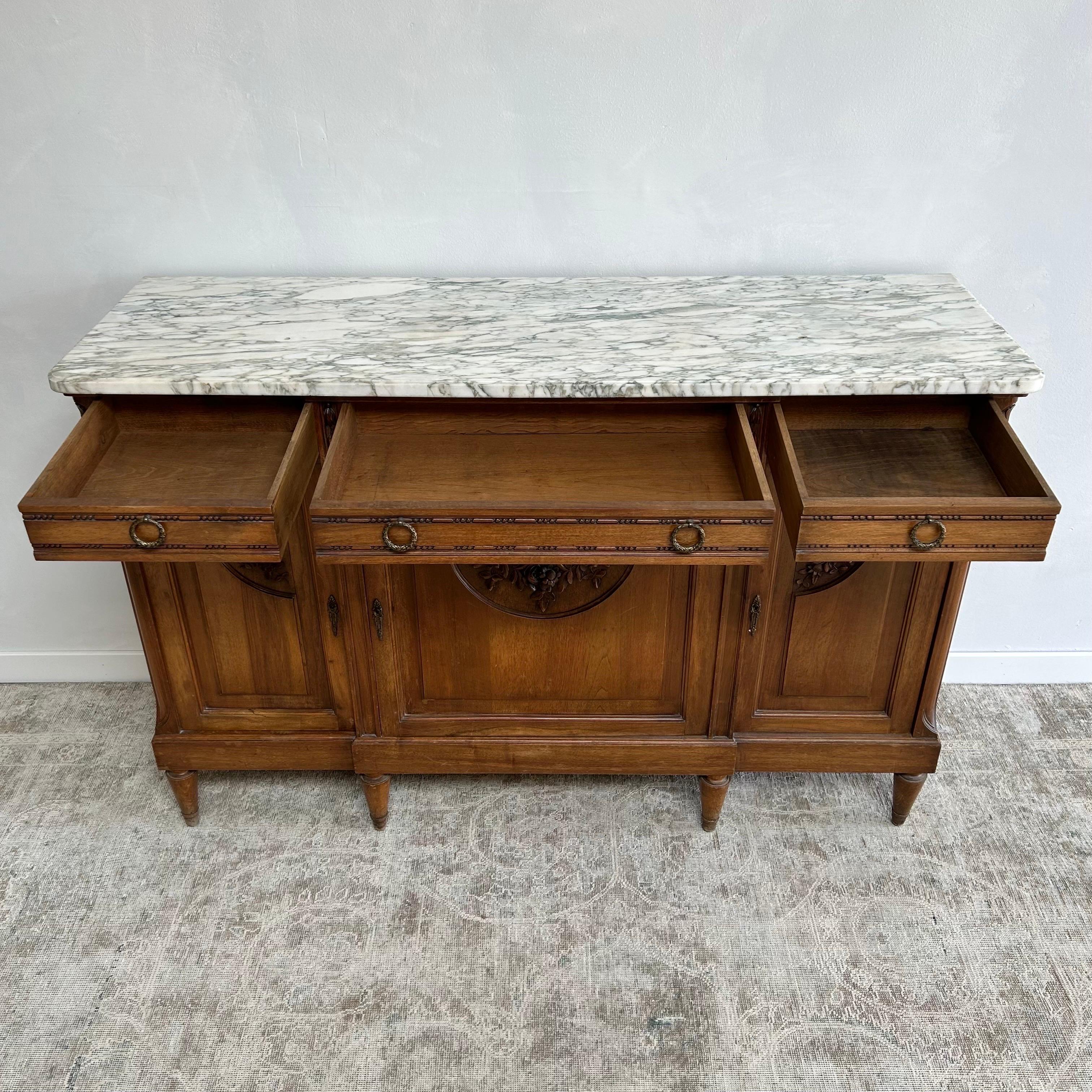 19th Century French Carved Walnut Roses Buffet with Marble Top 3