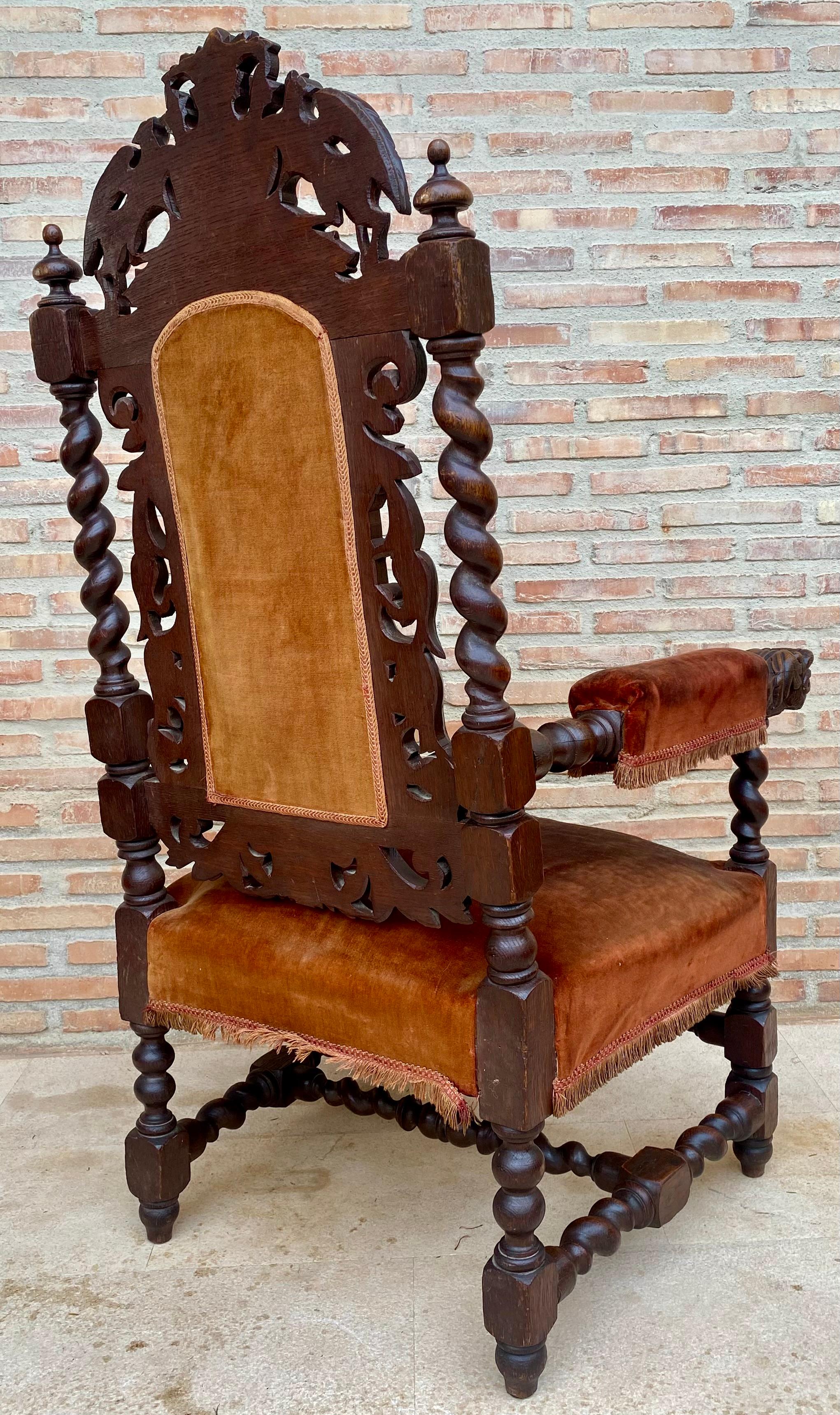 Francese Sedia da trono in noce intagliato francese del XIX secolo, 1890 in vendita