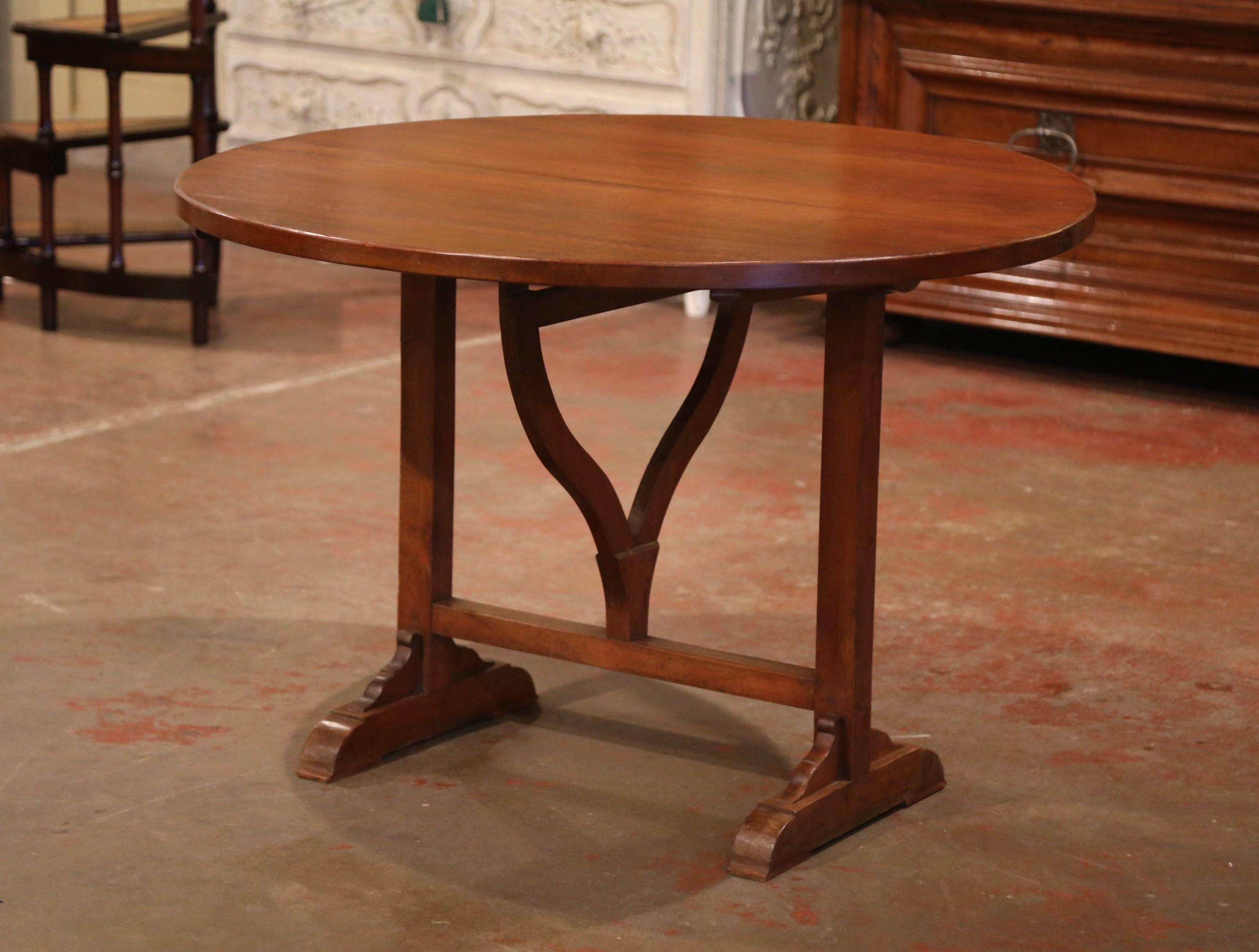 Country 19th Century French Carved Walnut Tilt-Top Wine Tasting Table from Bordeaux