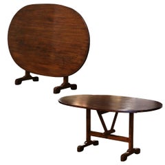 Table de dégustation de vin du 19ème siècle en noyer sculpté français à plateau basculant de Bordeaux