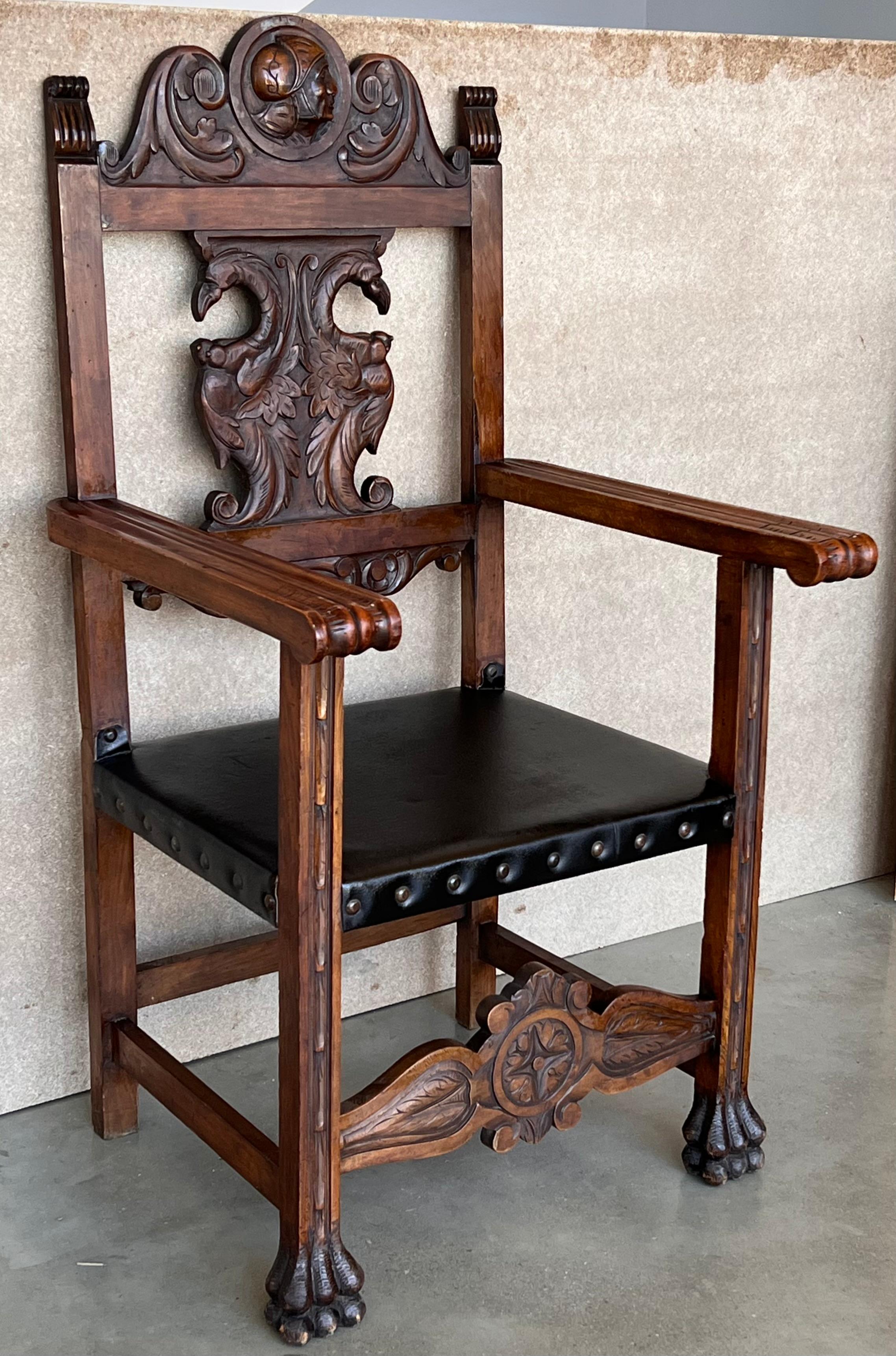 19th century carved walnut turned wood armchair.
Perfect to place in your room or in your office with the table desk together.
The frames with carved arms and structure. The legs are finished in a higly carved claw feet.
It has a leather seat.