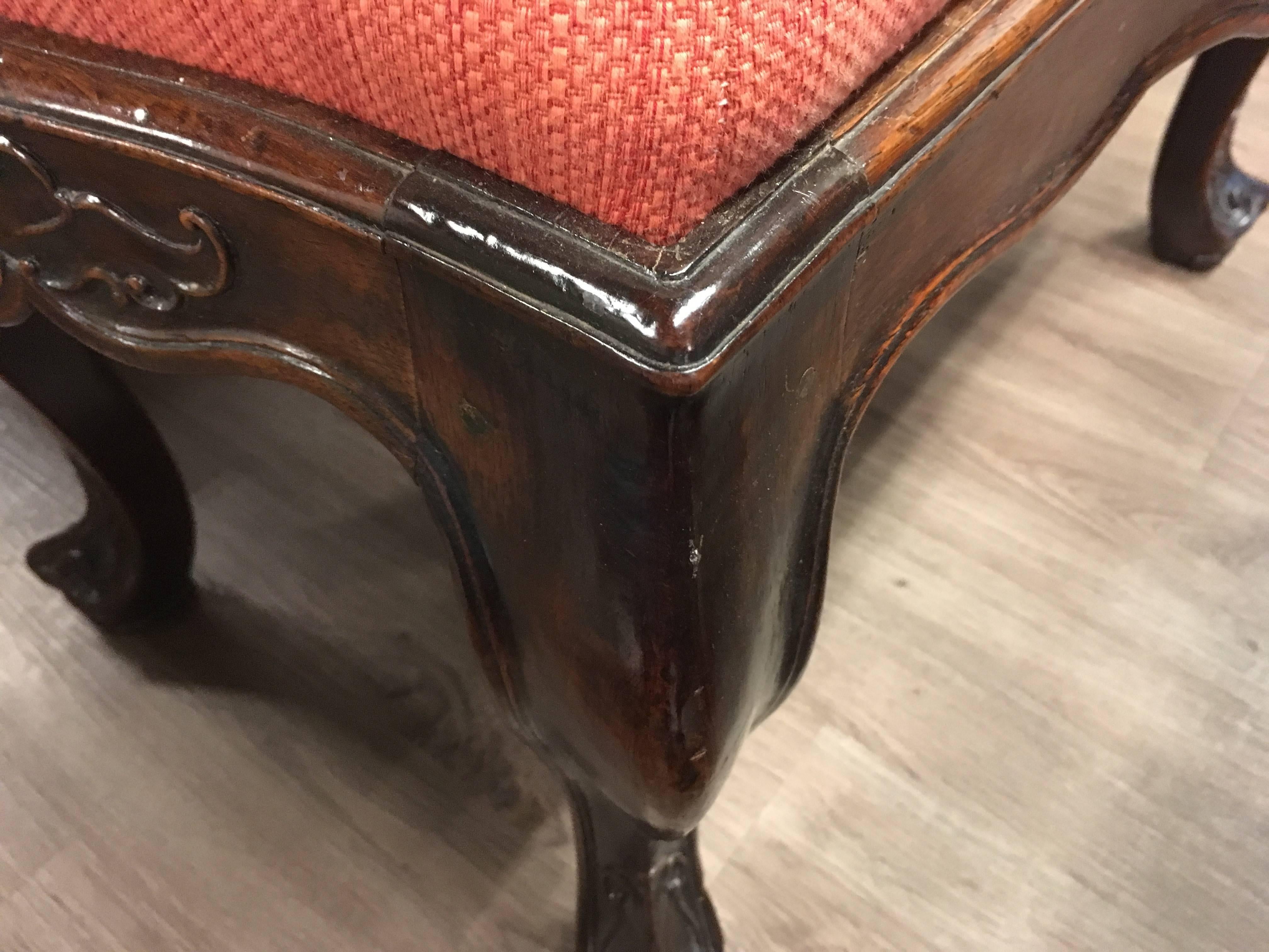 19th Century French Carved Walnut Upholstered Vanity Bench In Good Condition For Sale In Farmers Branch, TX
