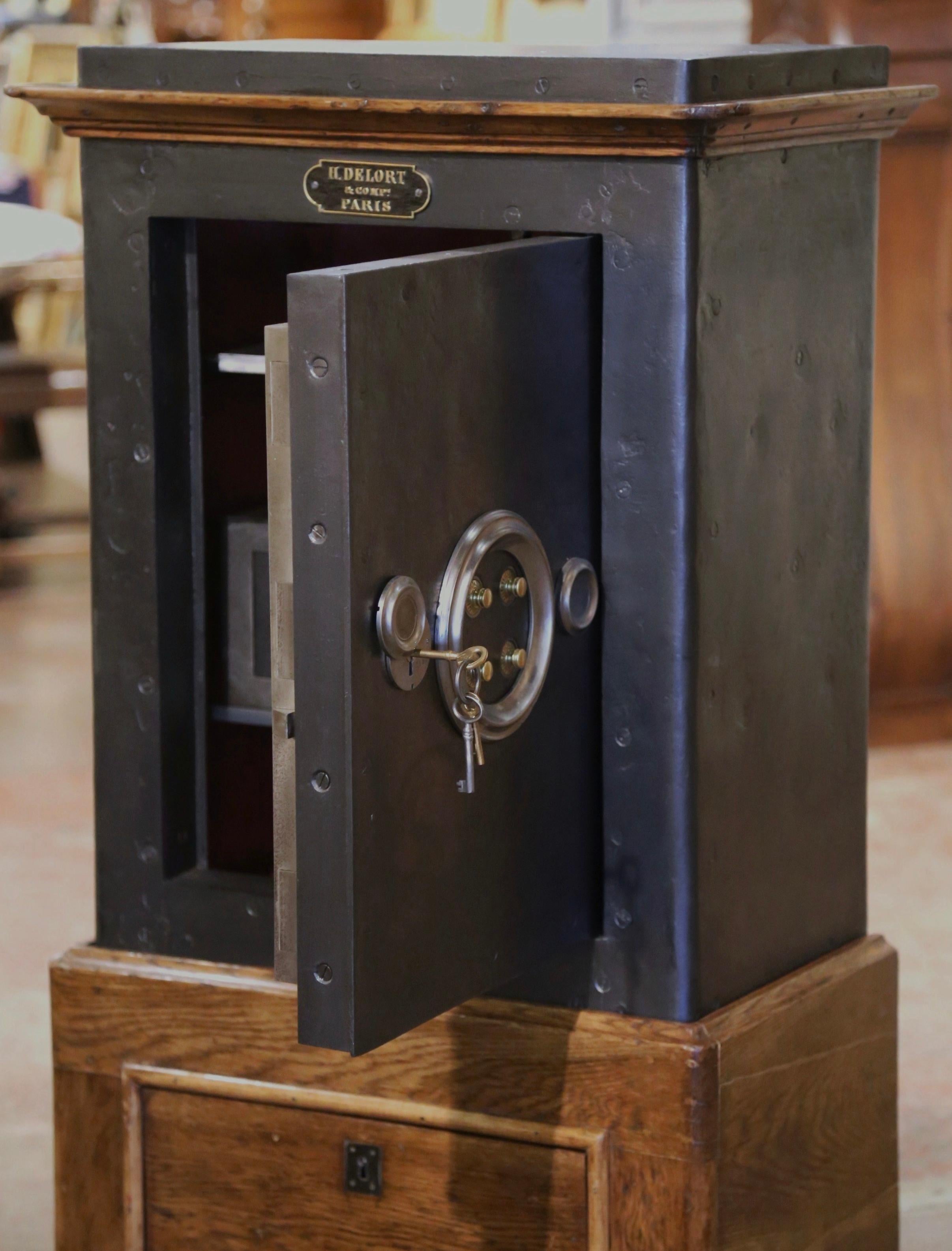 Coffre-fort français du 19ème siècle en bois et en fer sculpté de « H. Delort & Cie Paris » 2