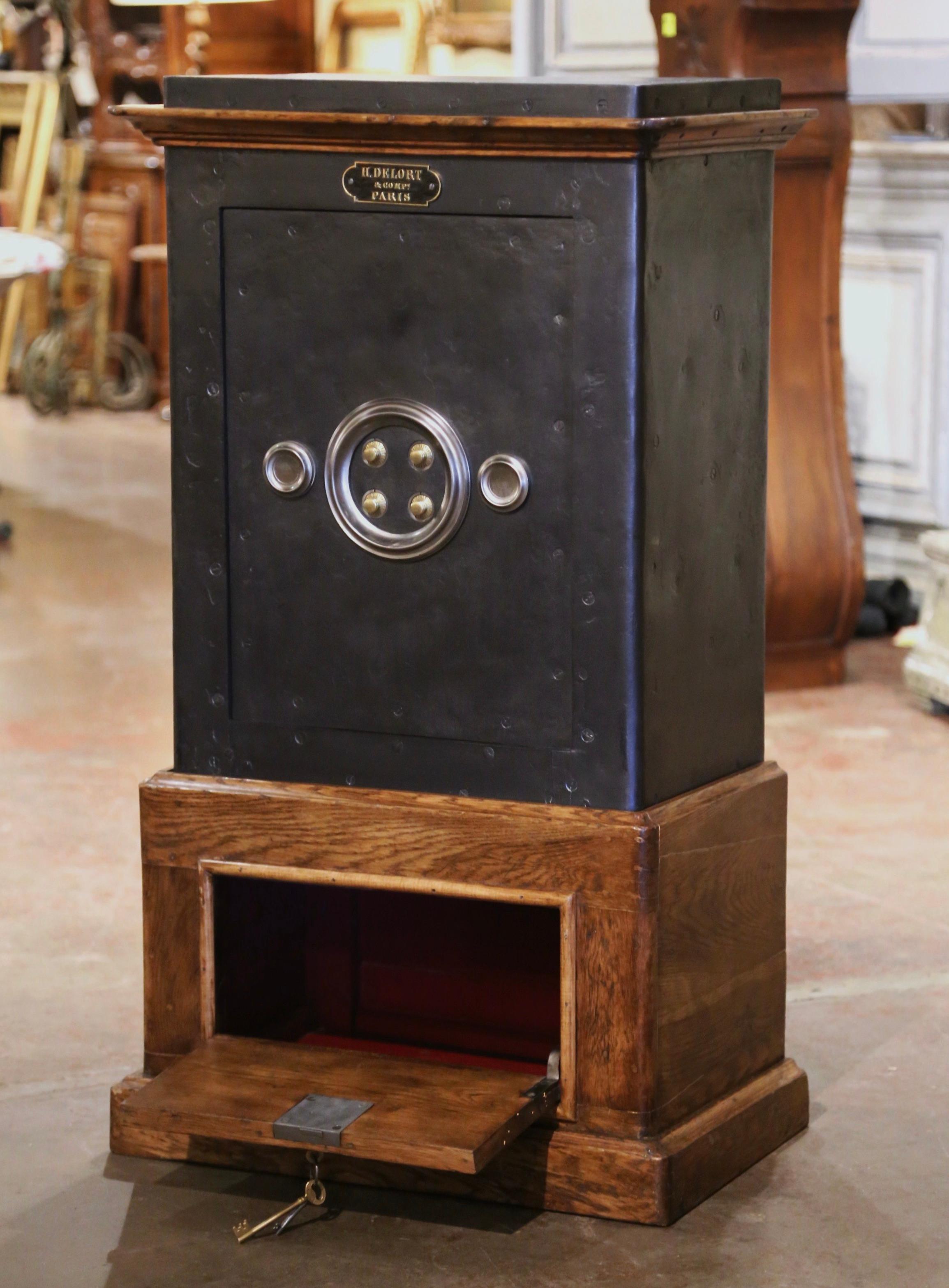Coffre-fort français du 19ème siècle en bois et en fer sculpté de « H. Delort & Cie Paris » 7