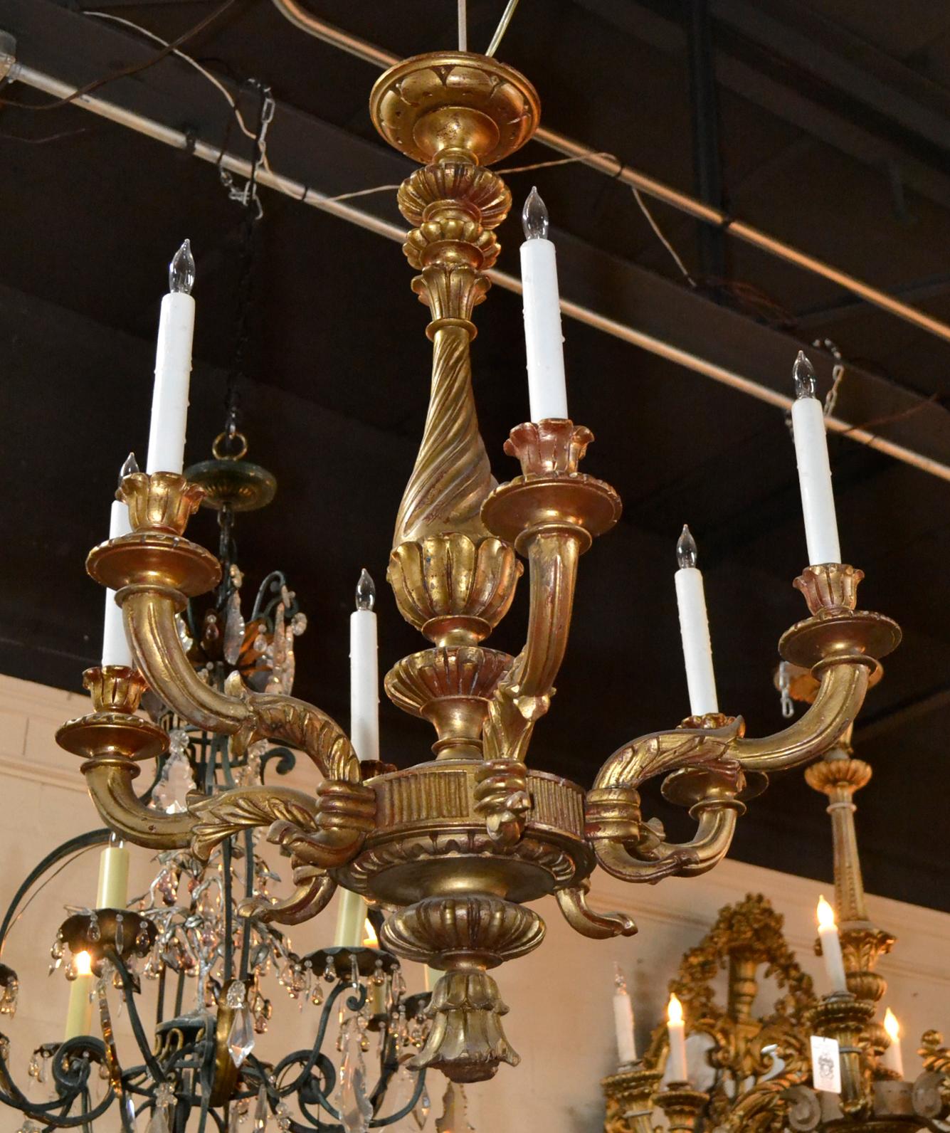 19th Century French Carved Wood Chandelier (Vergoldetes Holz)