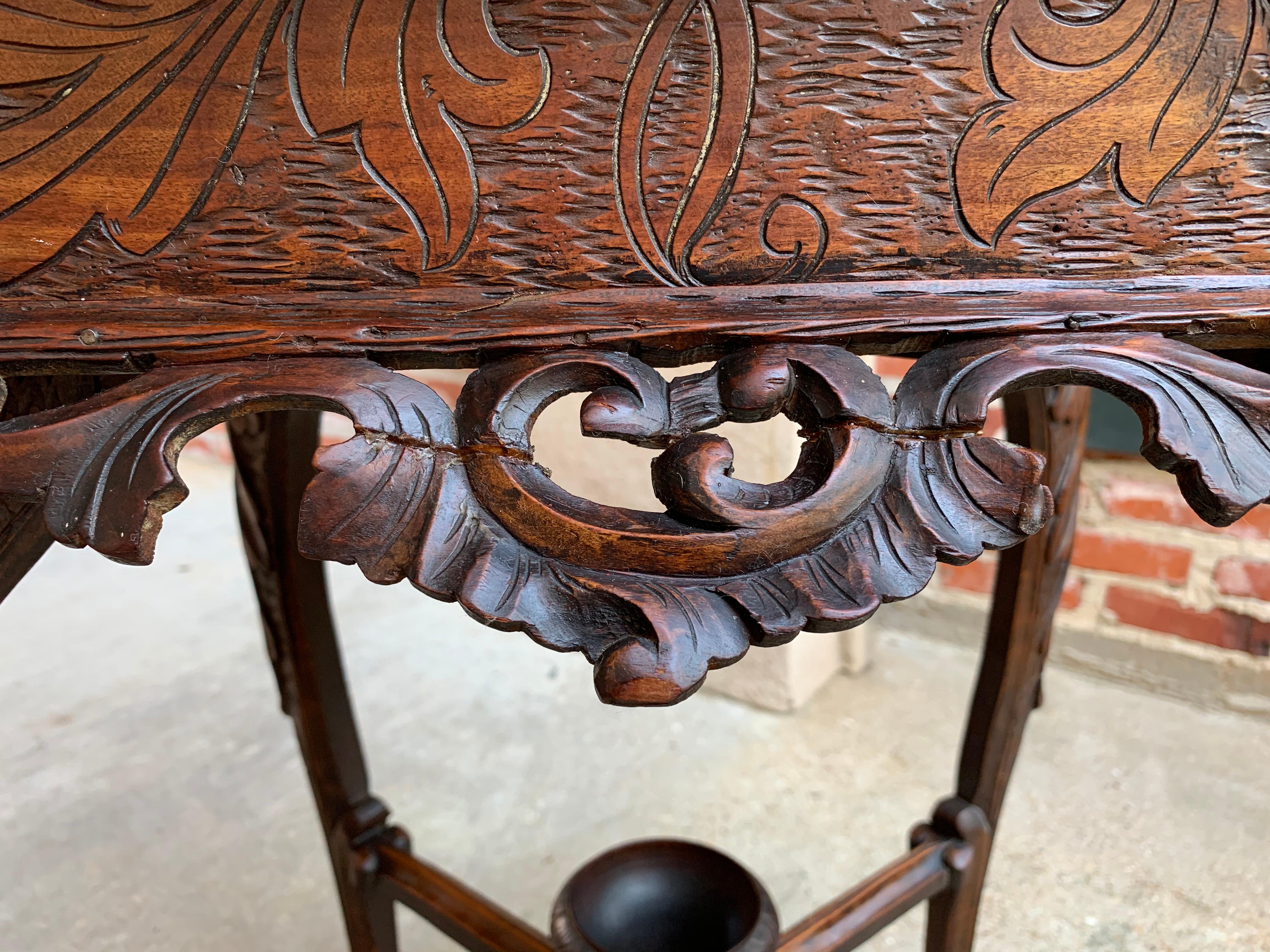 19th Century French Carved Side Table Jewelry Cabinet Renaissance Louis XV Style For Sale 12