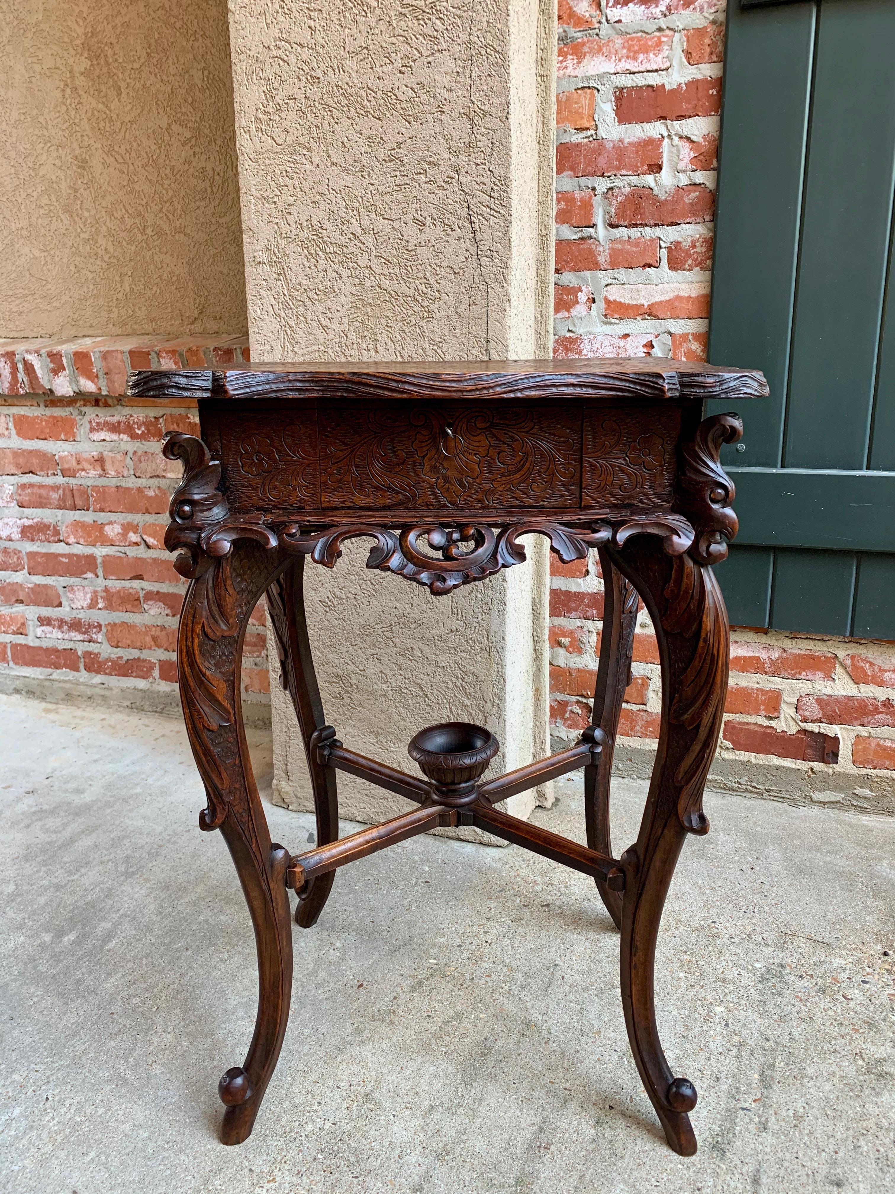 Antique French Carved Side Table Jewelry Cabinet Renaissance Louis XV c1890 In Good Condition For Sale In Shreveport, LA